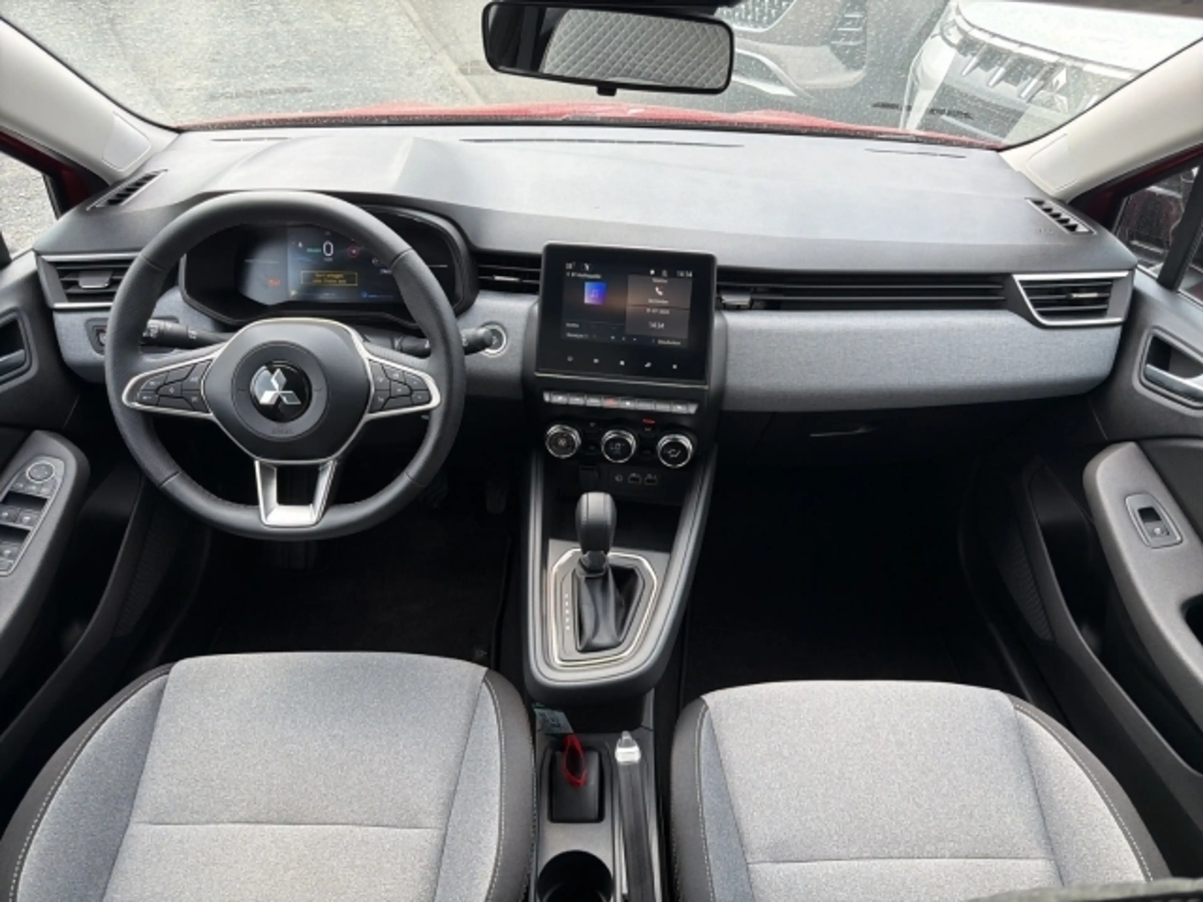 Mitsubishi Colt Plus 1.6 HEV Kamera Sitzheizung App-Navi LED — photo 10