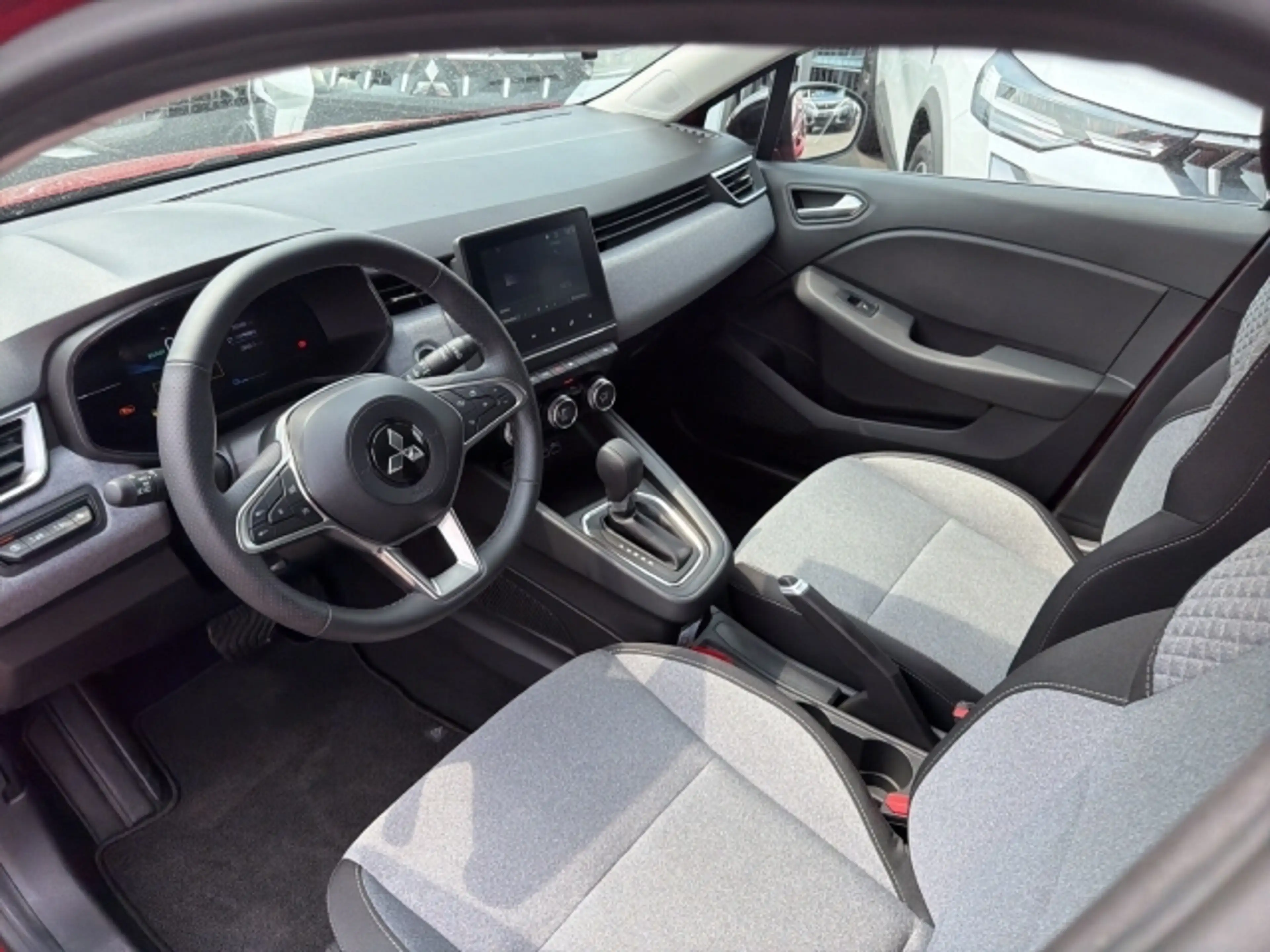 Mitsubishi Colt Plus 1.6 HEV Kamera Sitzheizung App-Navi LED — photo 9