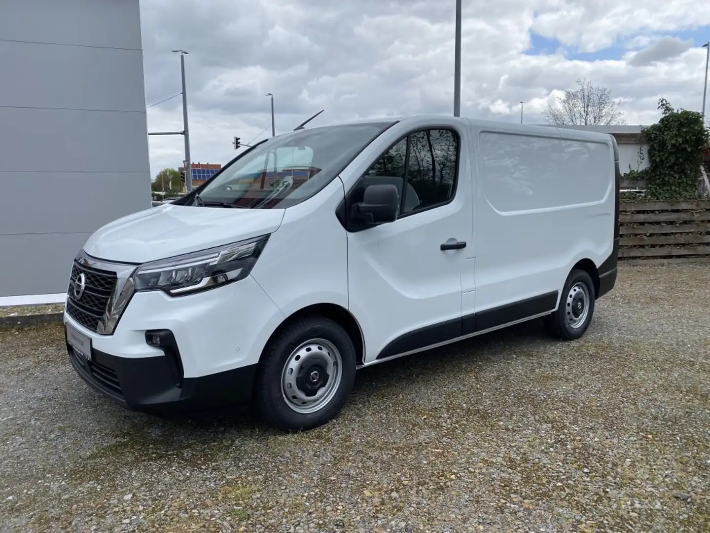 Nissan Primastar L1H1 2,8 dCi 130 N-Connecta Weiß - 1