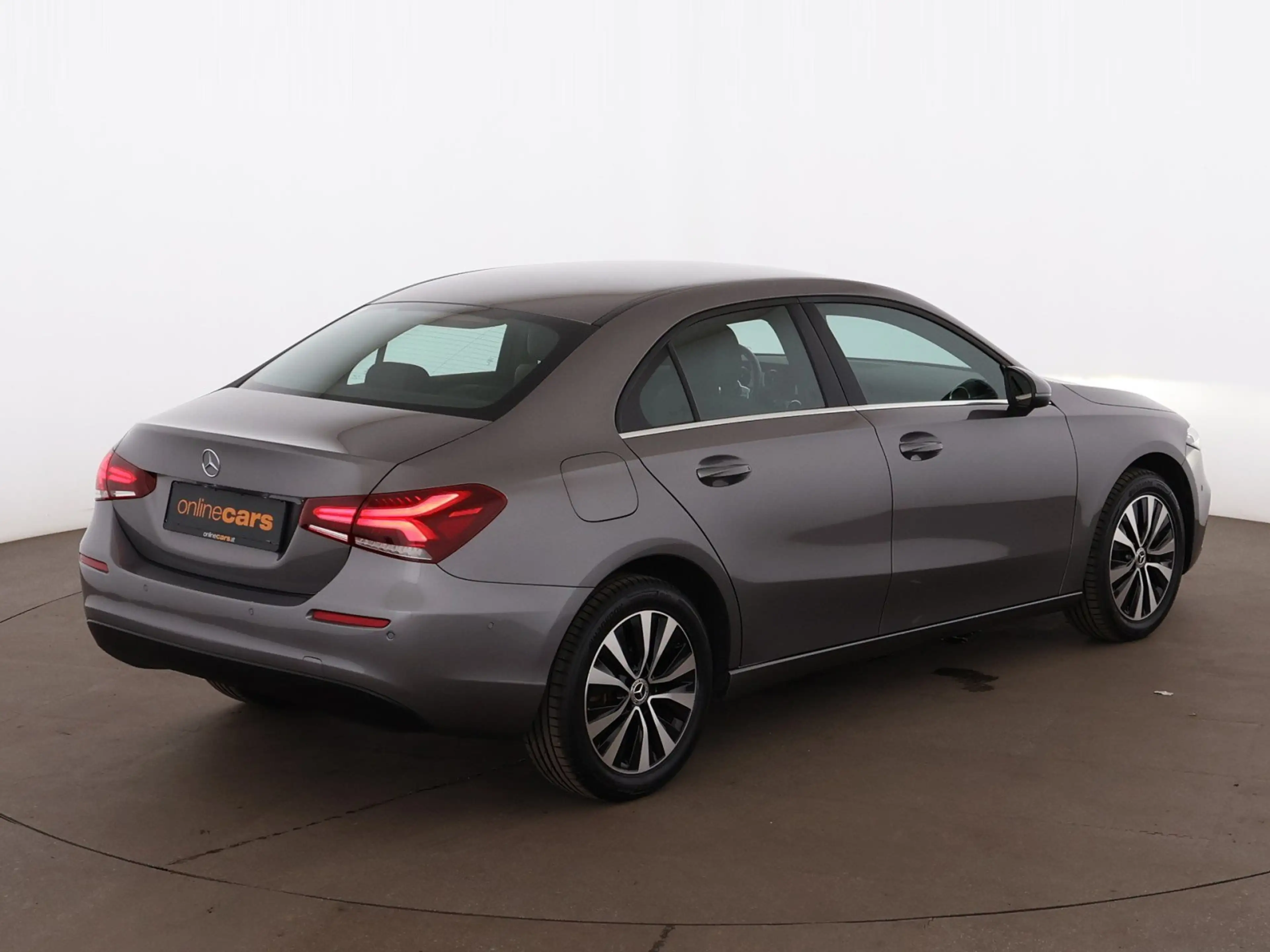 Mercedes-Benz A 250 e Style Aut LED NAVI LEDER SITZHZG R-CAM — photo 8