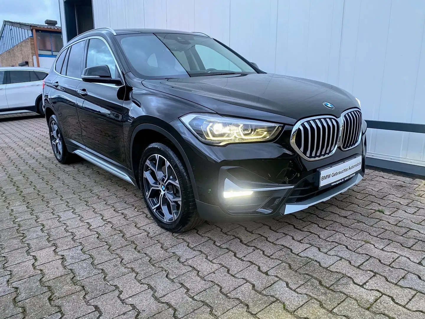 BMW X1 xDrive 18d*NAVI+*HUD*LEDER*X LINE*KAMERA*LED Noir - 2