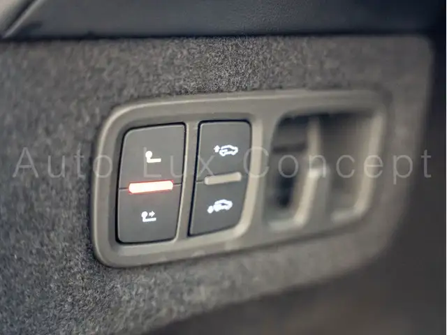 Lamborghini Urus view 15