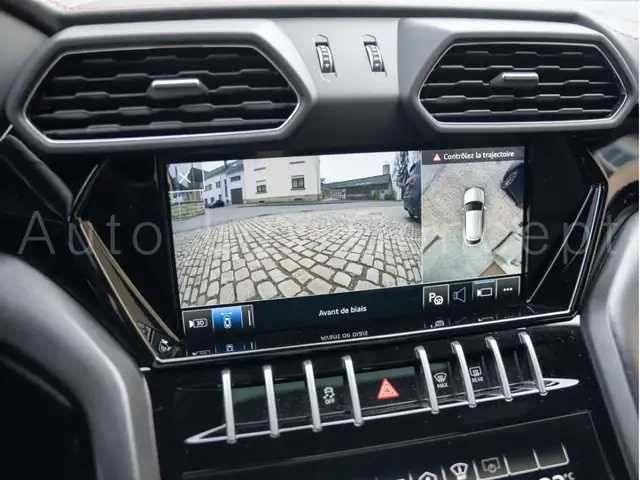 Lamborghini Urus view 12