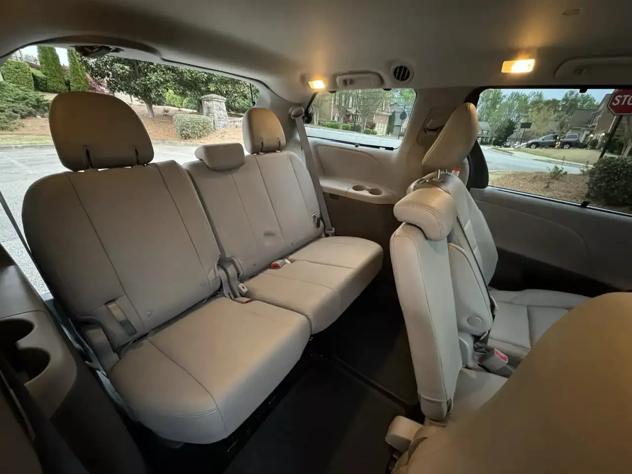 Toyota Sienna снимка Toyota Sienna