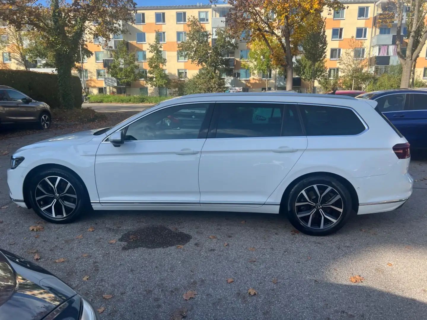 Volkswagen Passat Variant Passat Var TDI Elegance/IQ-Light/ACC/R-Line/NAVI Wit - 2