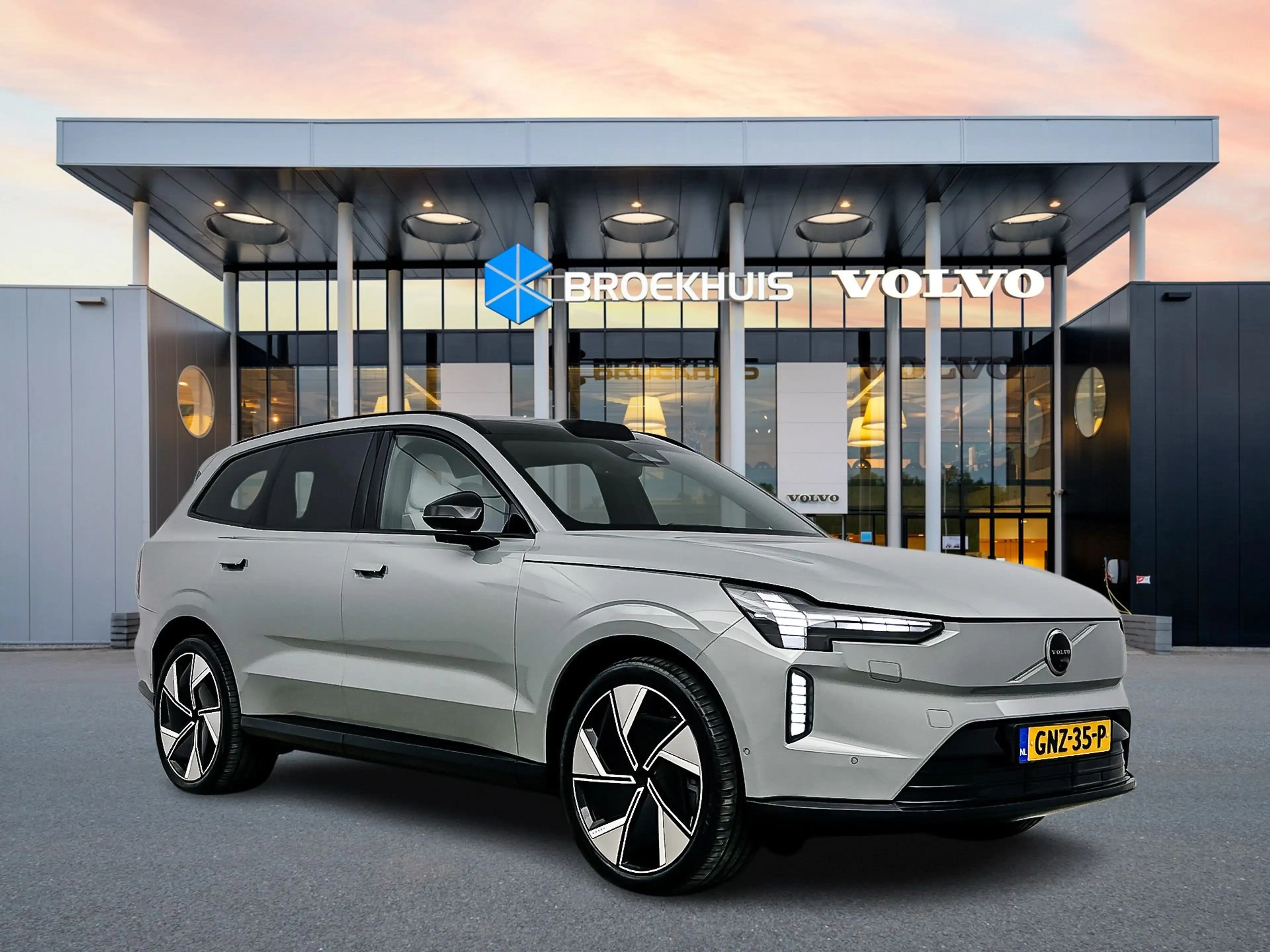 Volvo EX90 Twin Motor Performance Ultra 111kWh | NEW Core Com — photo 2