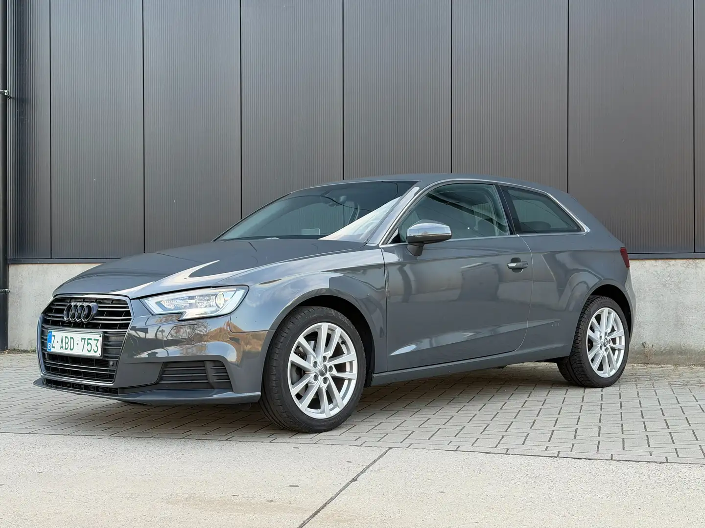 Audi A3 A3 1.0 TFSI sport Gris - 2