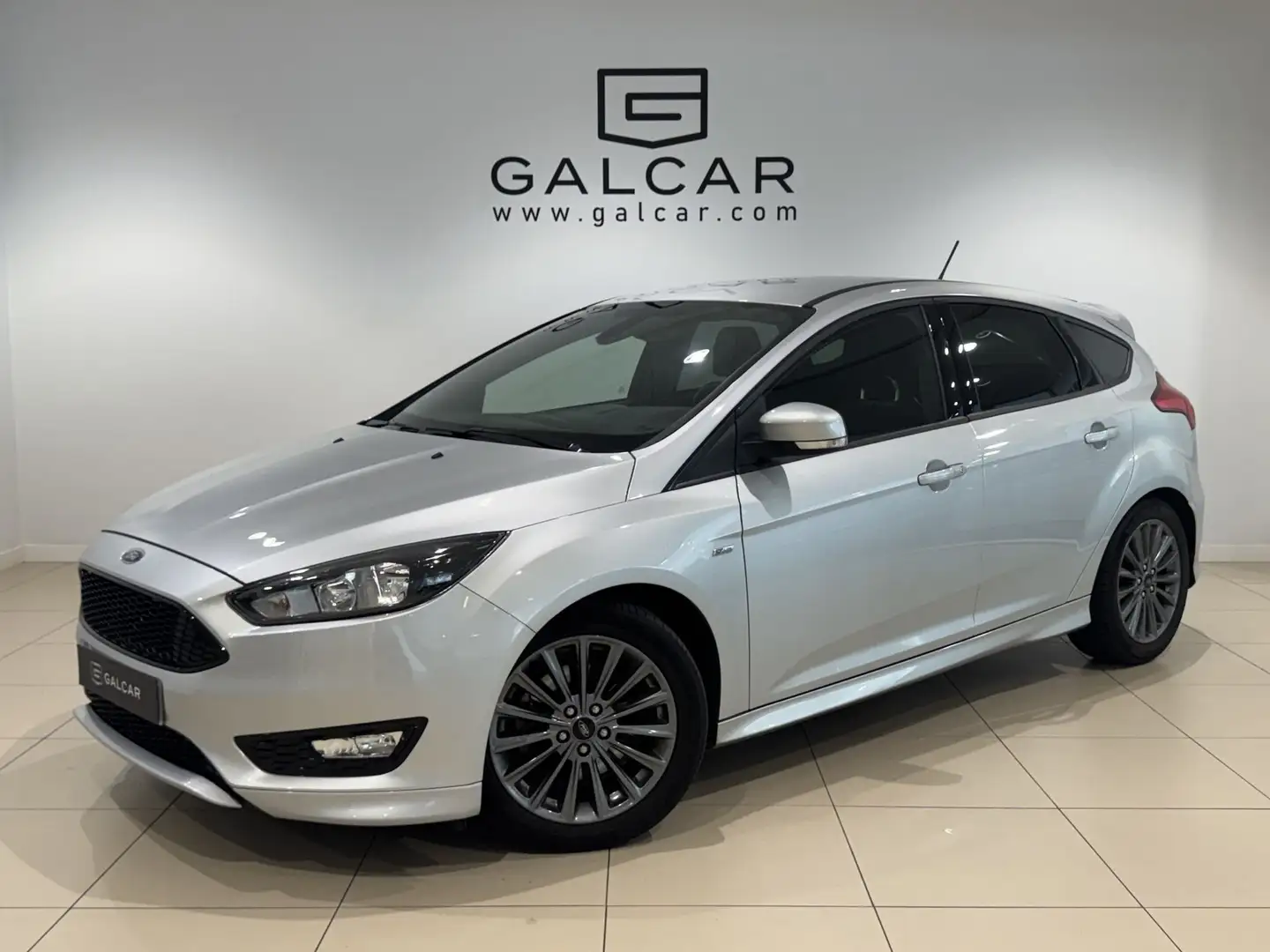Ford Focus 1.5 Ecoboost Auto-S&S ST-Line 182 Gris - 1