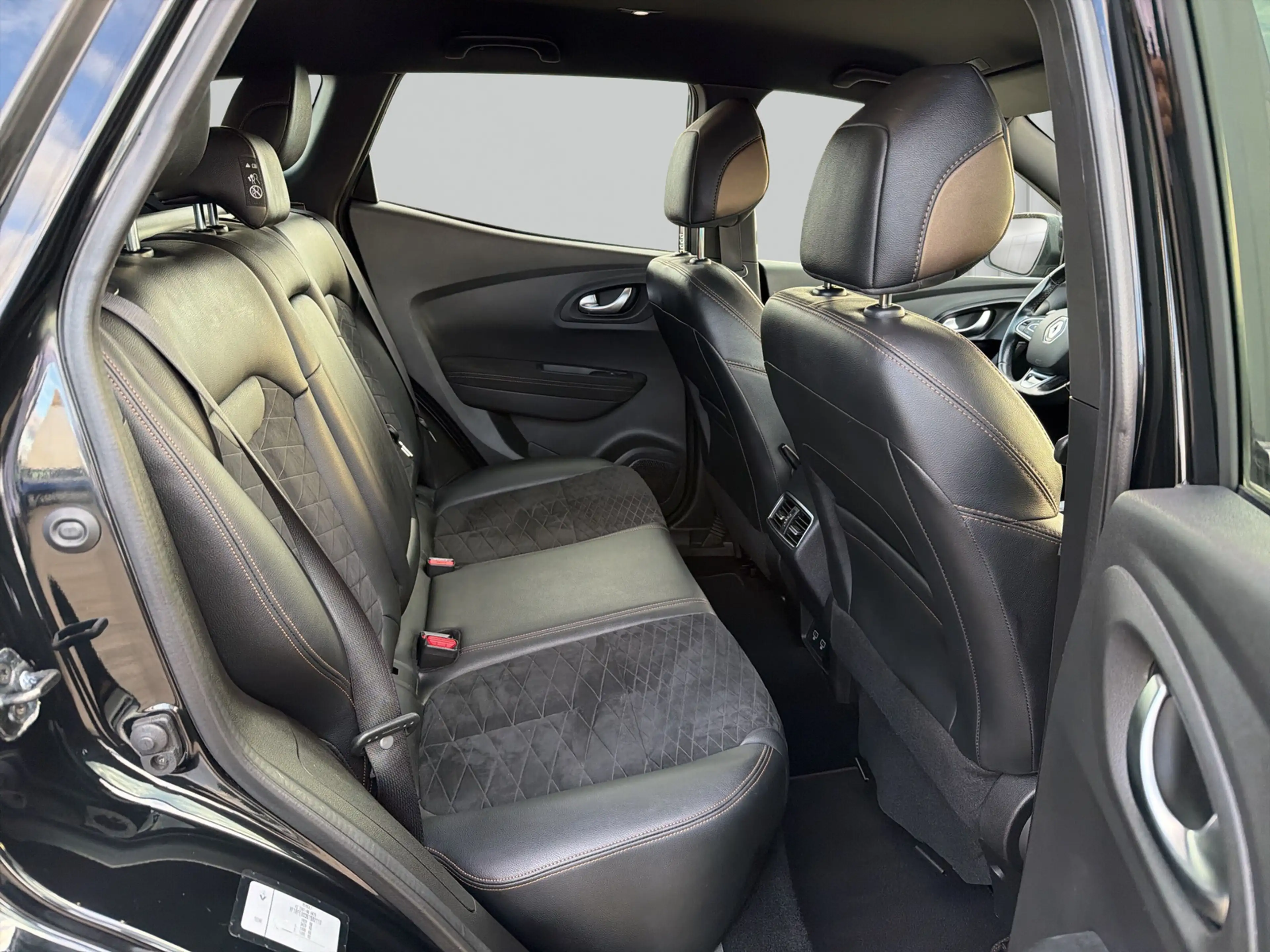 Renault Kadjar Kadjar TCe 140 EDC GPF BLACK EDITION — photo 10
