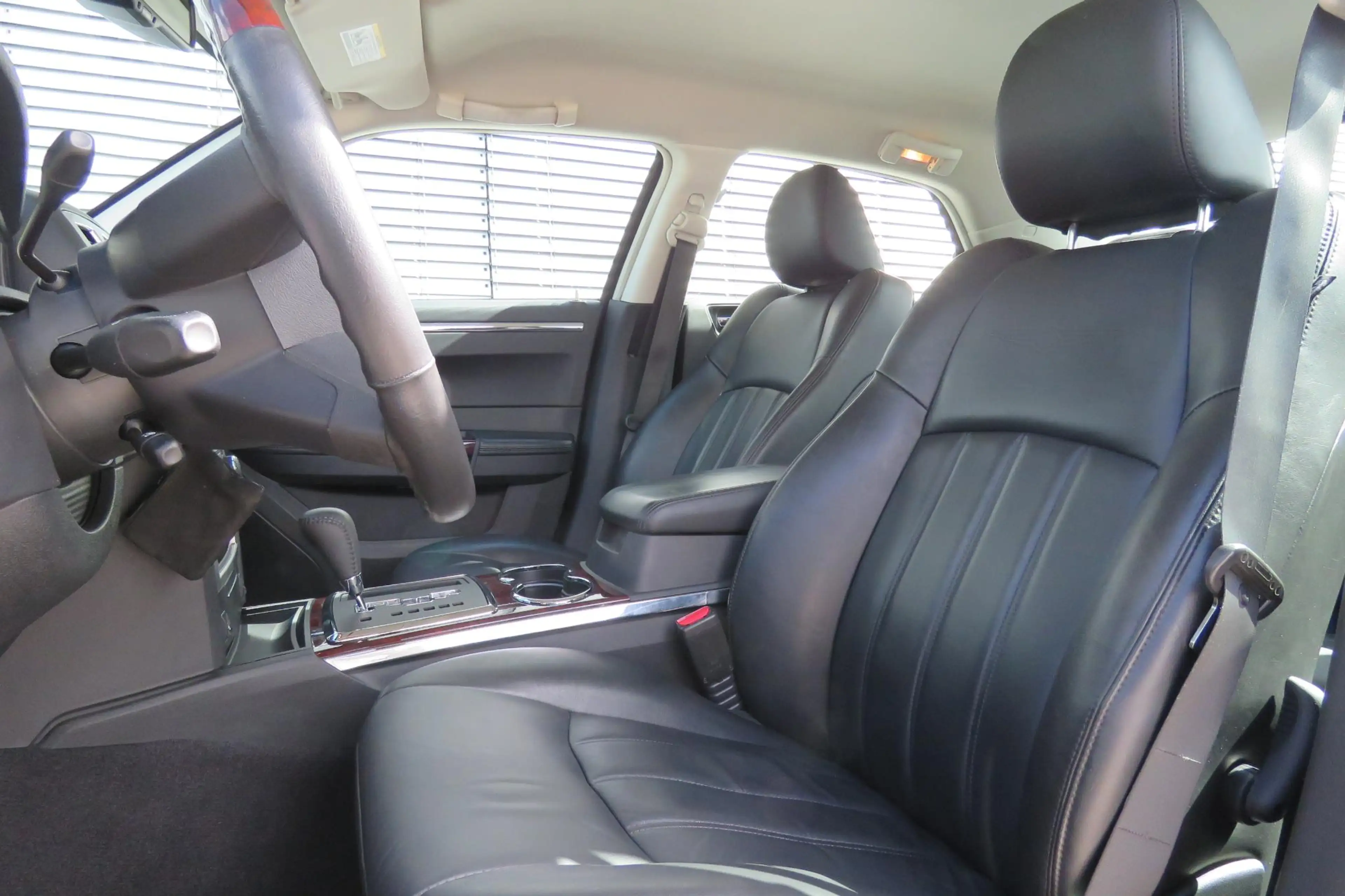 Chrysler 300C 2.7 V6 Platinum Uniek, 1e eigenaar in NIEUWSTAAT 3 — photo 9