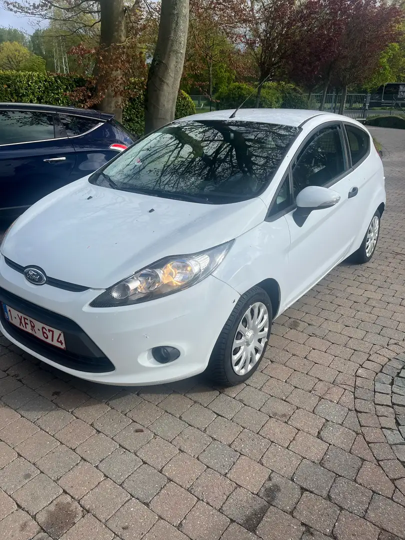 Ford Fiesta 1.4 TDCi Ambiente DPF / AIRCO Wit - 2