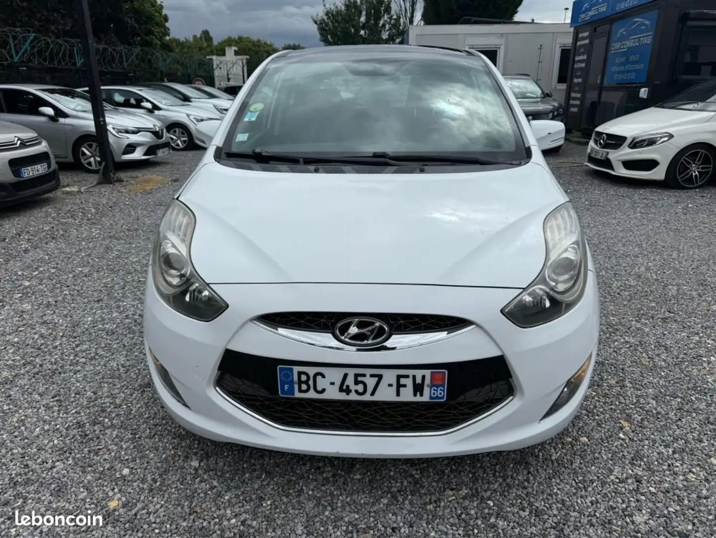 Hyundai iX20 1.4 CRDi 90 Blue Drive Pack Premium embrayage neuf toit ouvrant Weiß - 2
