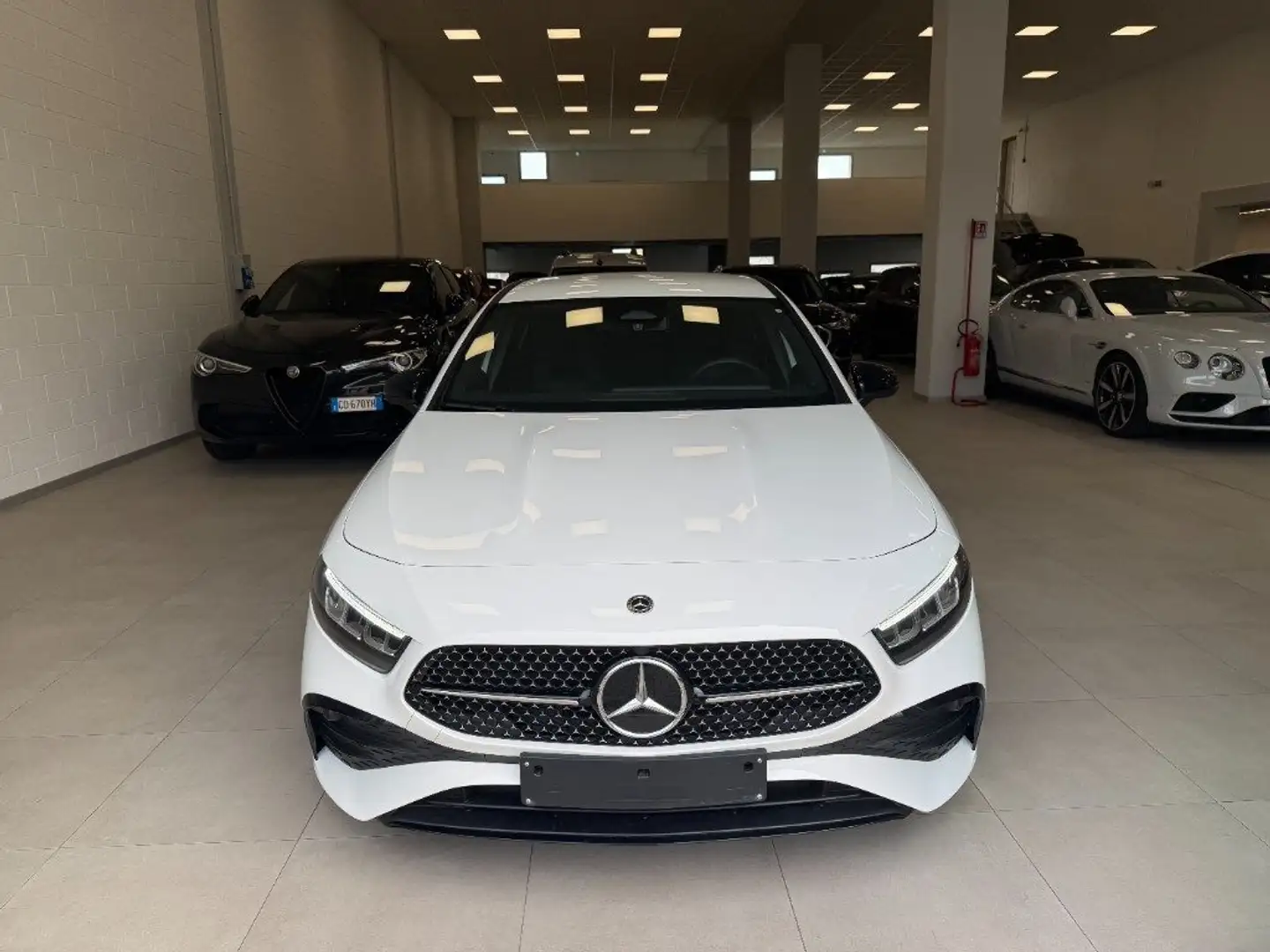 Mercedes-Benz A 180 d Automatic AMG Line Premium Bianco - 1