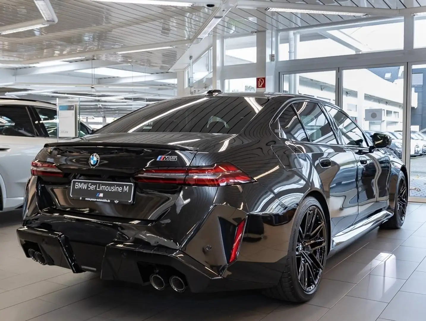 BMW M5 Limousine M Drivers P. DAB LED RFK Klimaaut. Schwarz - 2