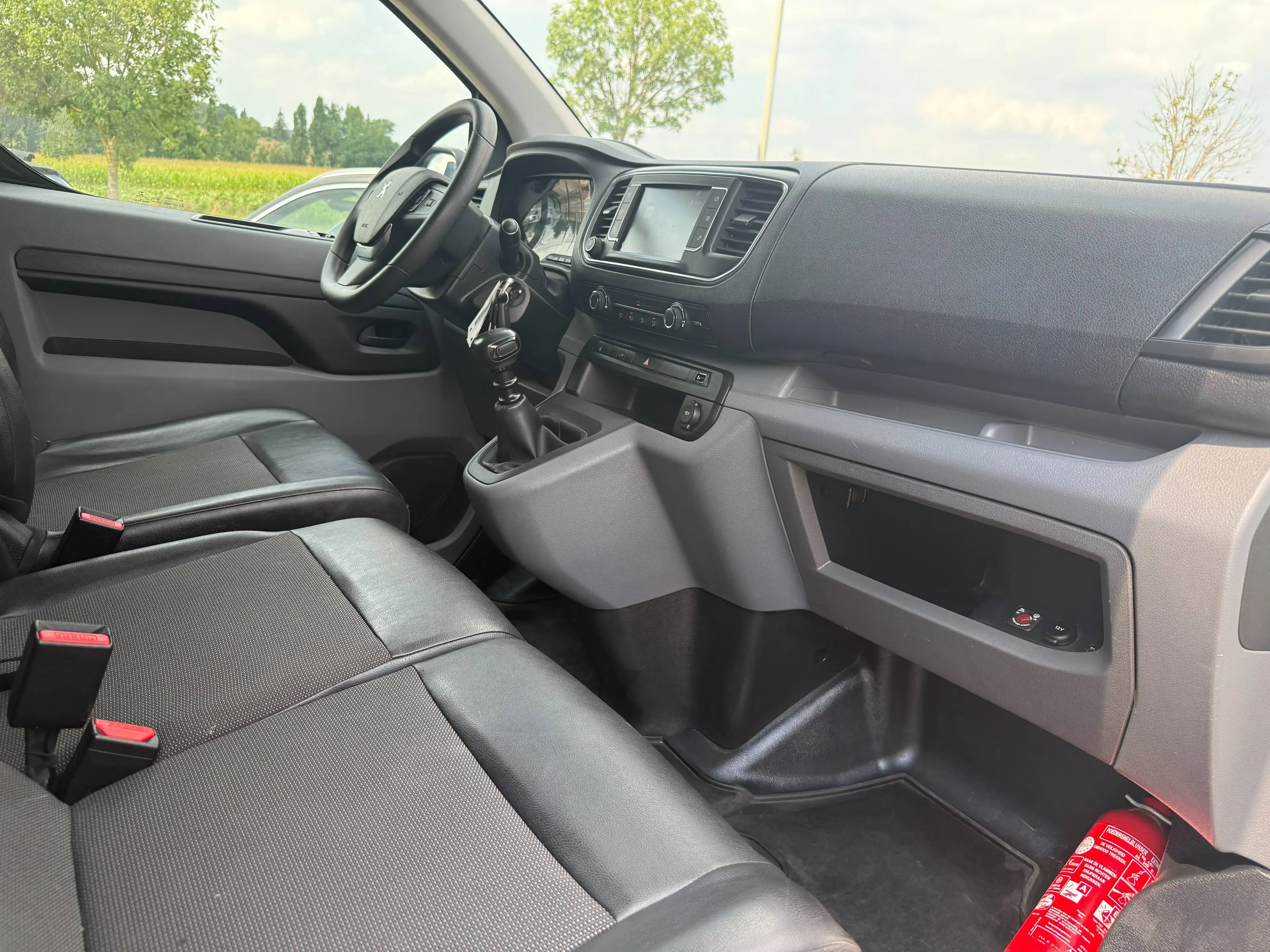 Peugeot Expert 1.6 BlueHDi L1 / 106.886 km / Capteurs avant et arrière — photo 10