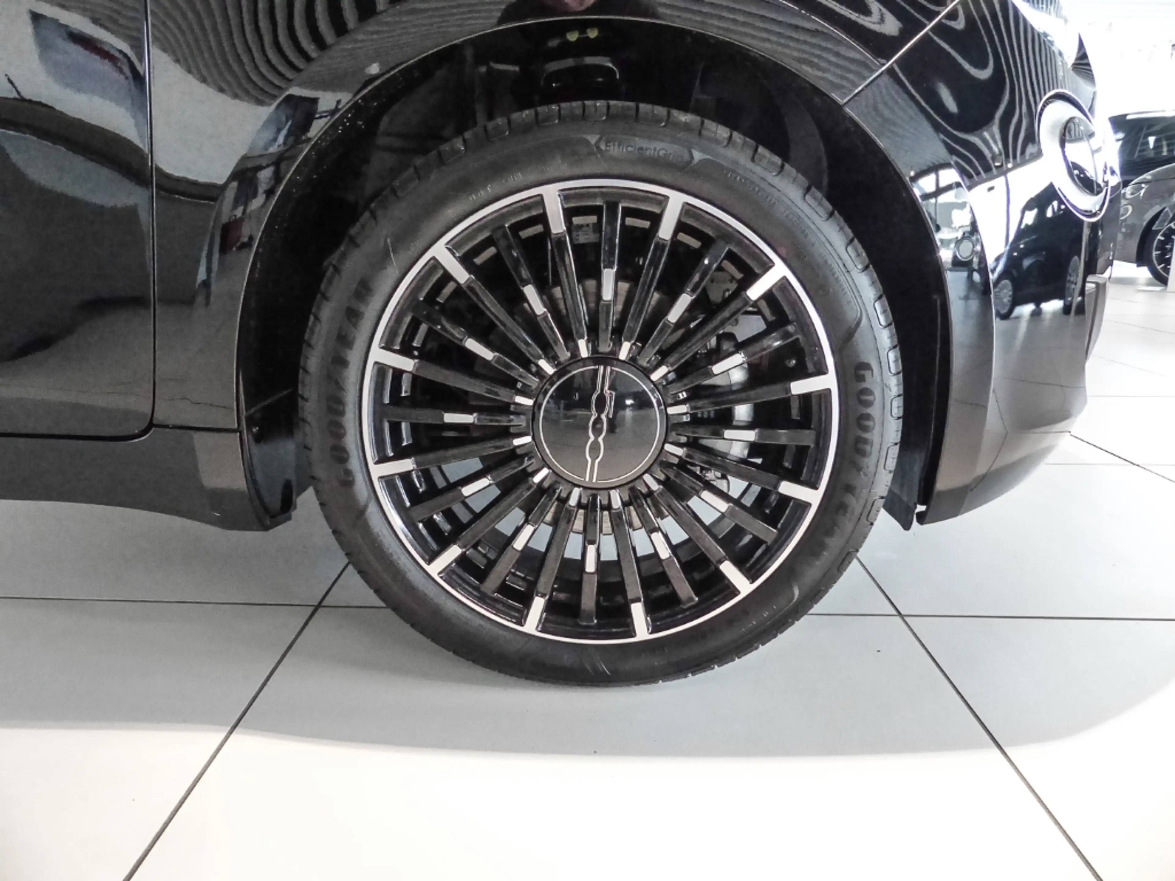 Fiat 500e Icon 42 kWh // Style-Paket // Komfort-Paket // — photo 3