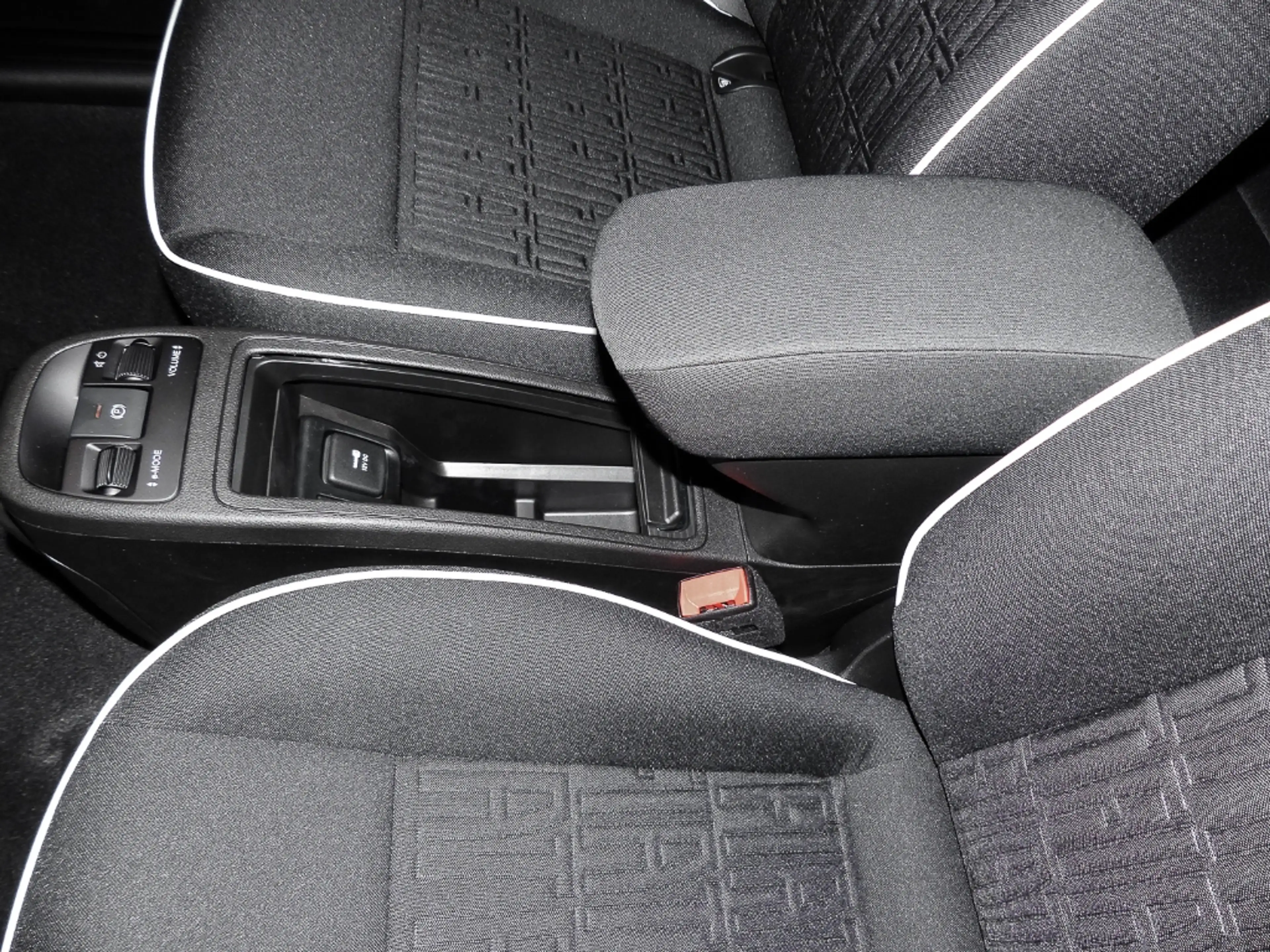 Fiat 500e Icon 42 kWh // Style-Paket // Komfort-Paket // — photo 8