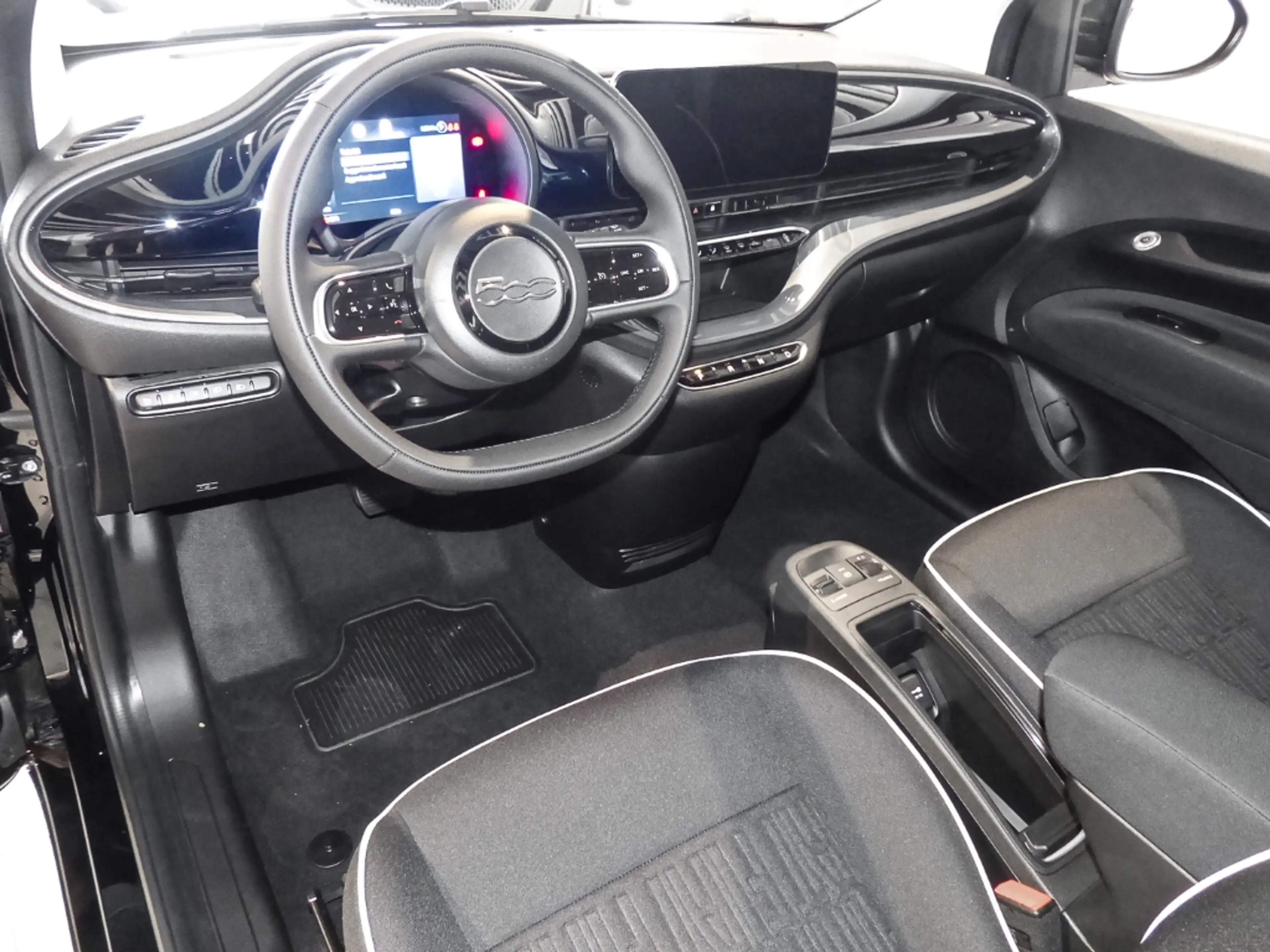 Fiat 500e Icon 42 kWh // Style-Paket // Komfort-Paket // — photo 5