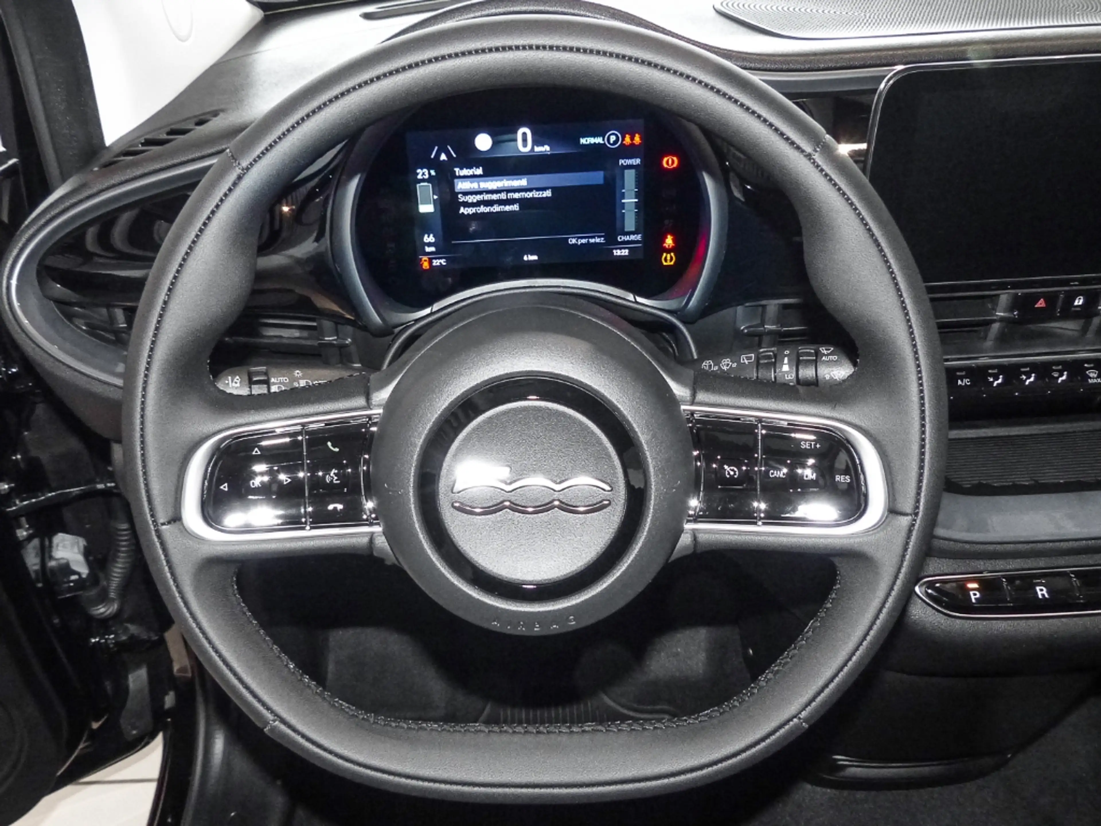 Fiat 500e Icon 42 kWh // Style-Paket // Komfort-Paket // — photo 7
