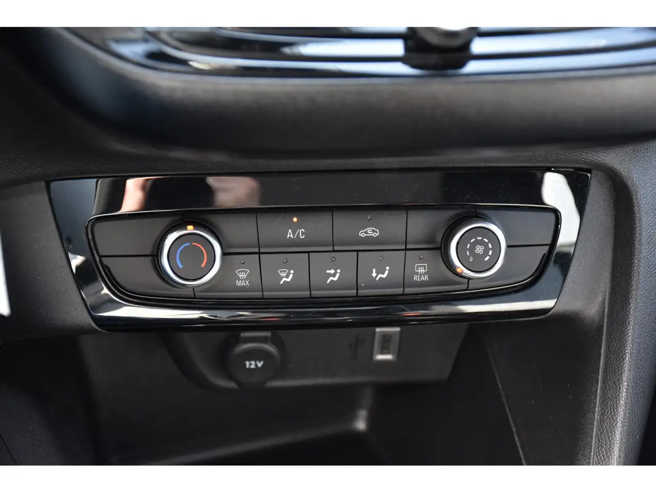 Opel Corsa 1.2 Turbo Edition AT8 REGUL LANE SIDE CAM 1° MAIN 14