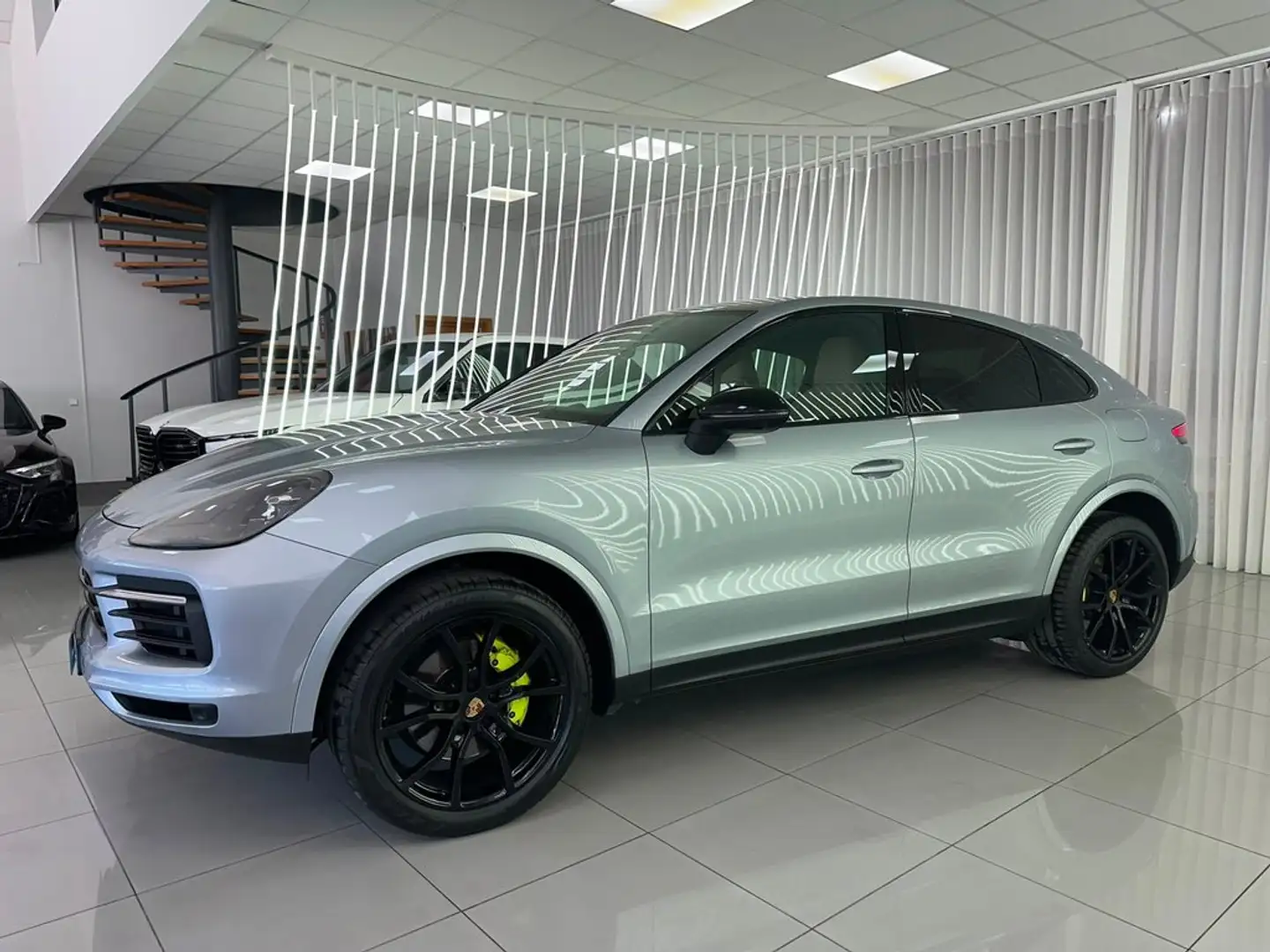 Porsche Cayenne E-Hybrid Gris - 2