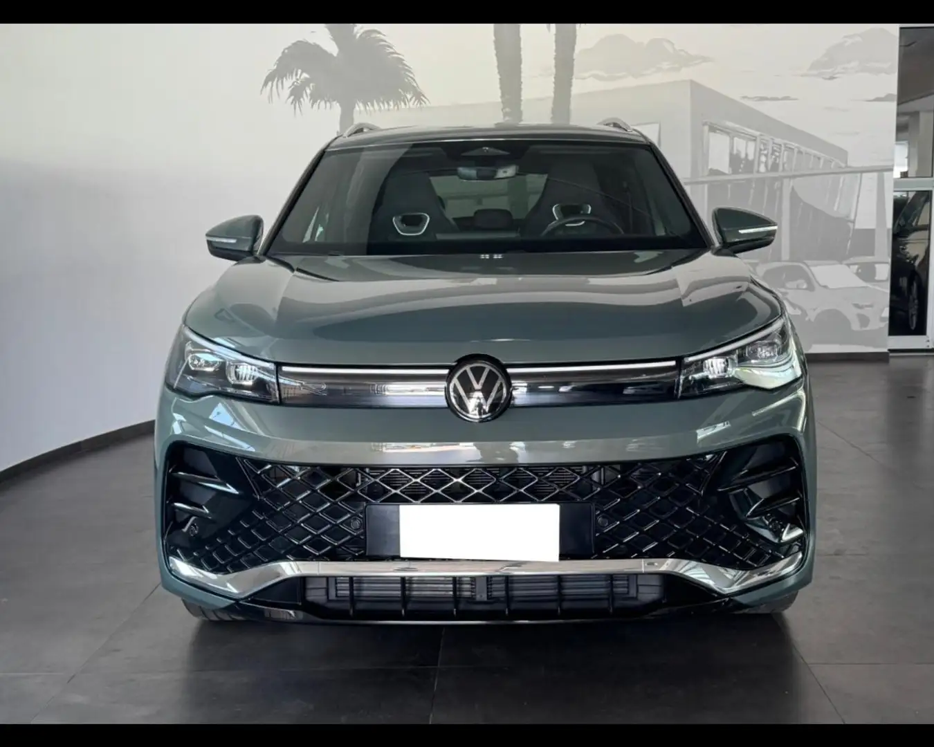 Volkswagen Tiguan 3ª serie 2.0 TDI 150 CV DSG R-Line Verde - 2