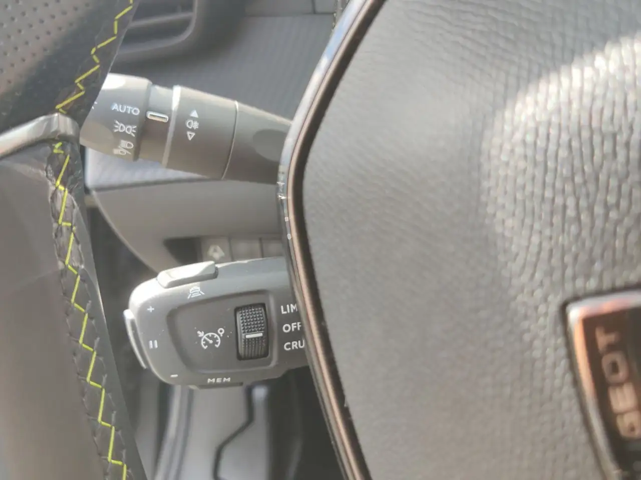 Peugeot 2008 Elektro 156 Facelift GT Alcantara Kamera Ma, миниатюра 15