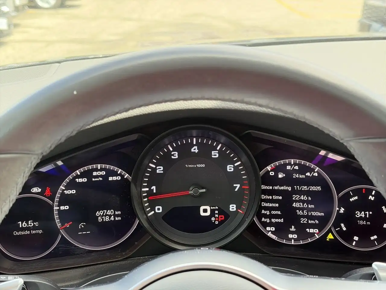 Porsche Cayenne снимка Porsche Cayenne