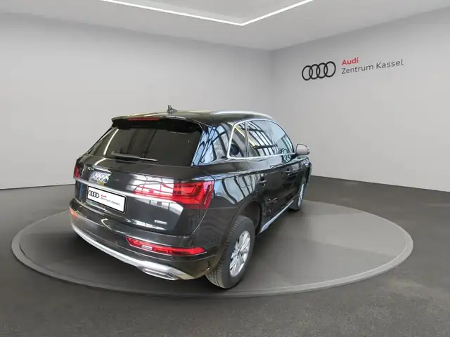 Audi Q5 view 3