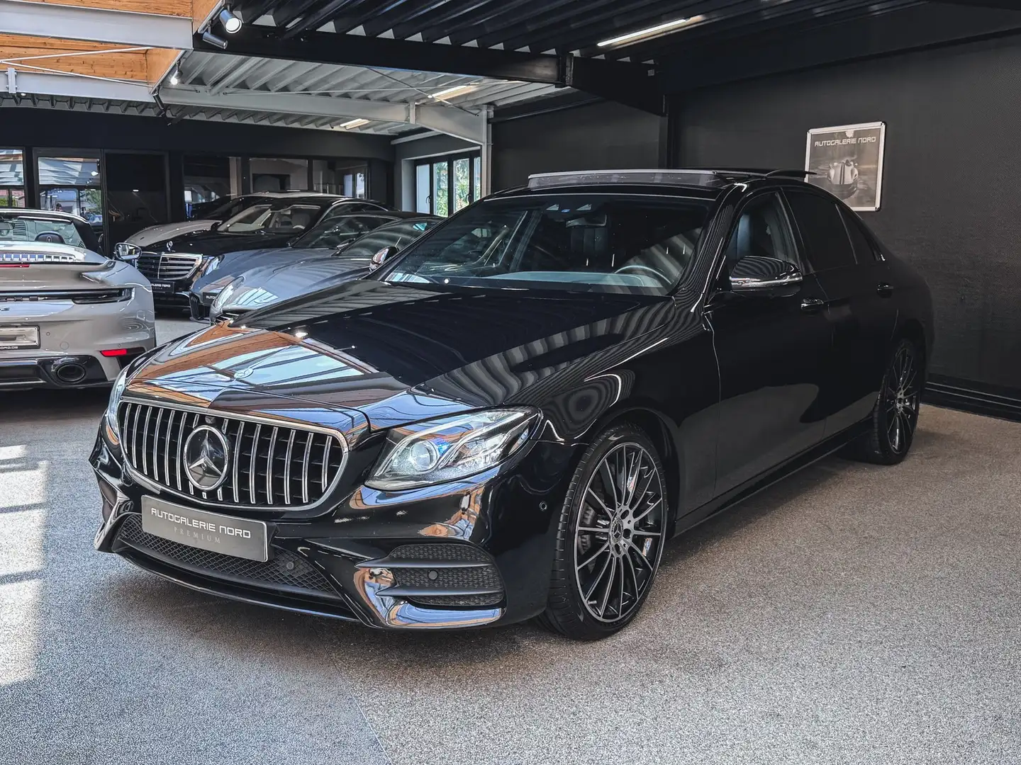 Mercedes-Benz E 350 d AMG Line+Designo+Pano+Head-Up Noir - 2