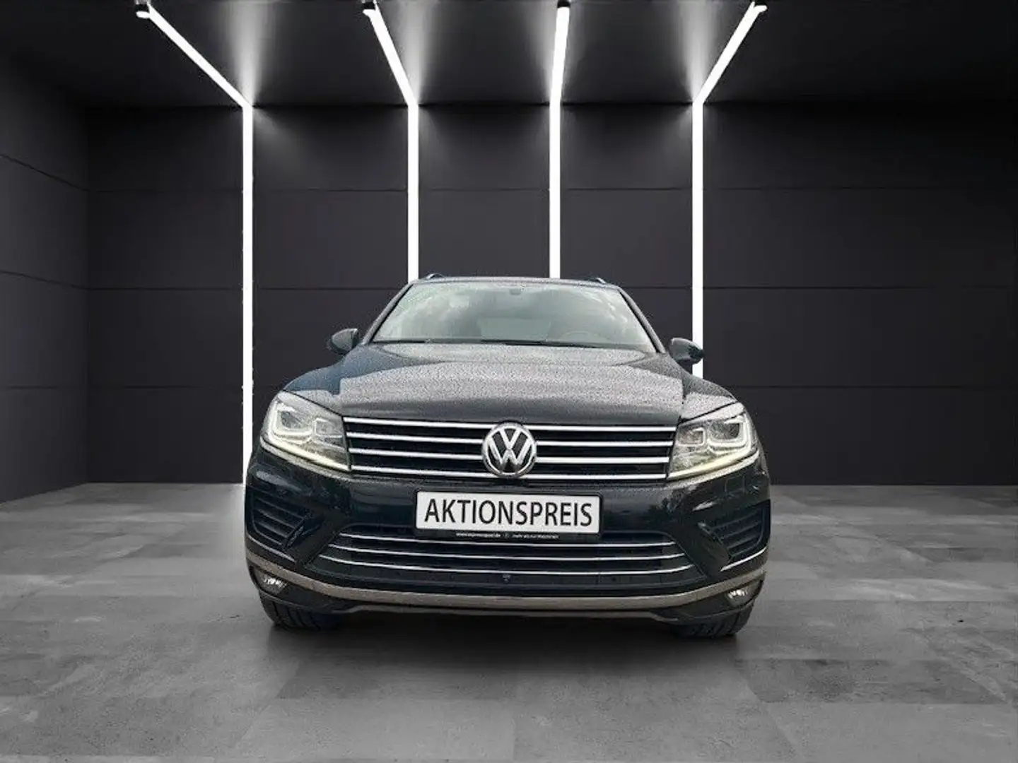Volkswagen Touareg V6TDI BMT/TerrainTech 4Motion/AHK/R-Line Zwart - 2