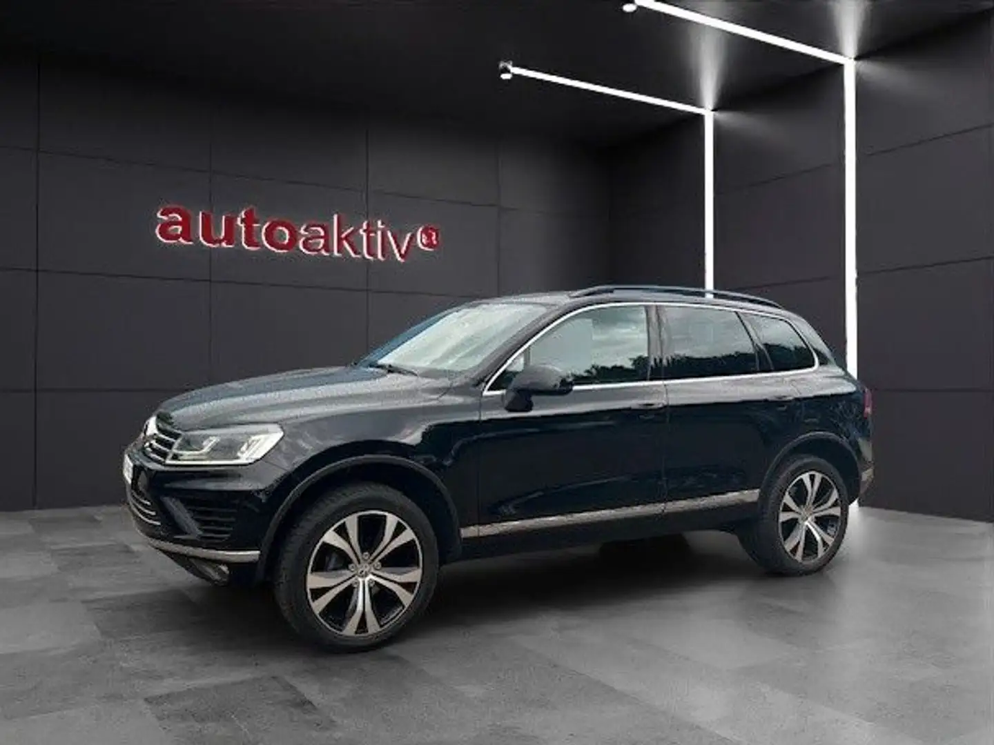 Volkswagen Touareg V6TDI BMT/TerrainTech 4Motion/AHK/R-Line Zwart - 1