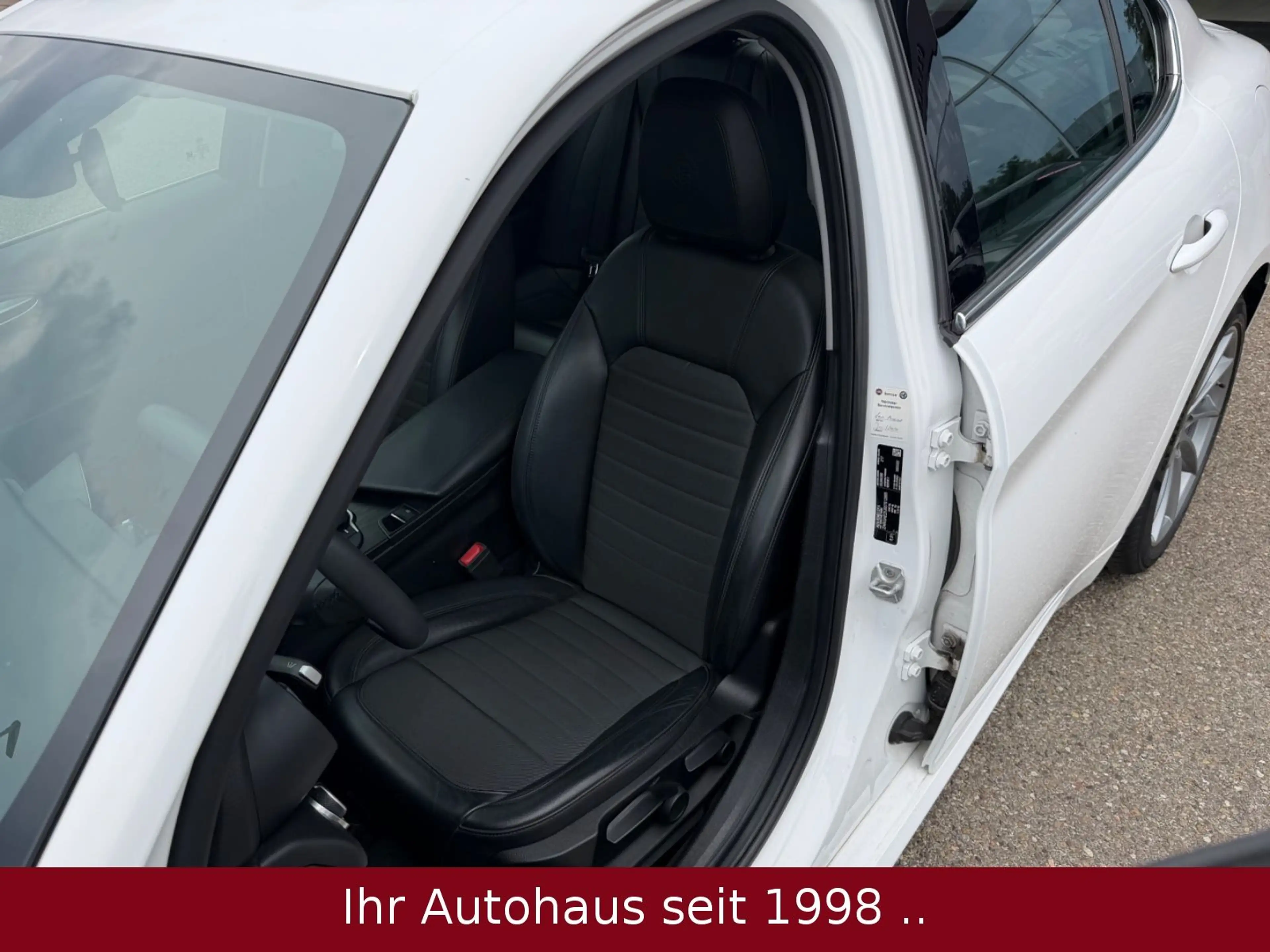 Alfa Romeo Giulia Super 2.2 JTDM *LÜCKENLOSES SCHECKHEFT* — photo 14