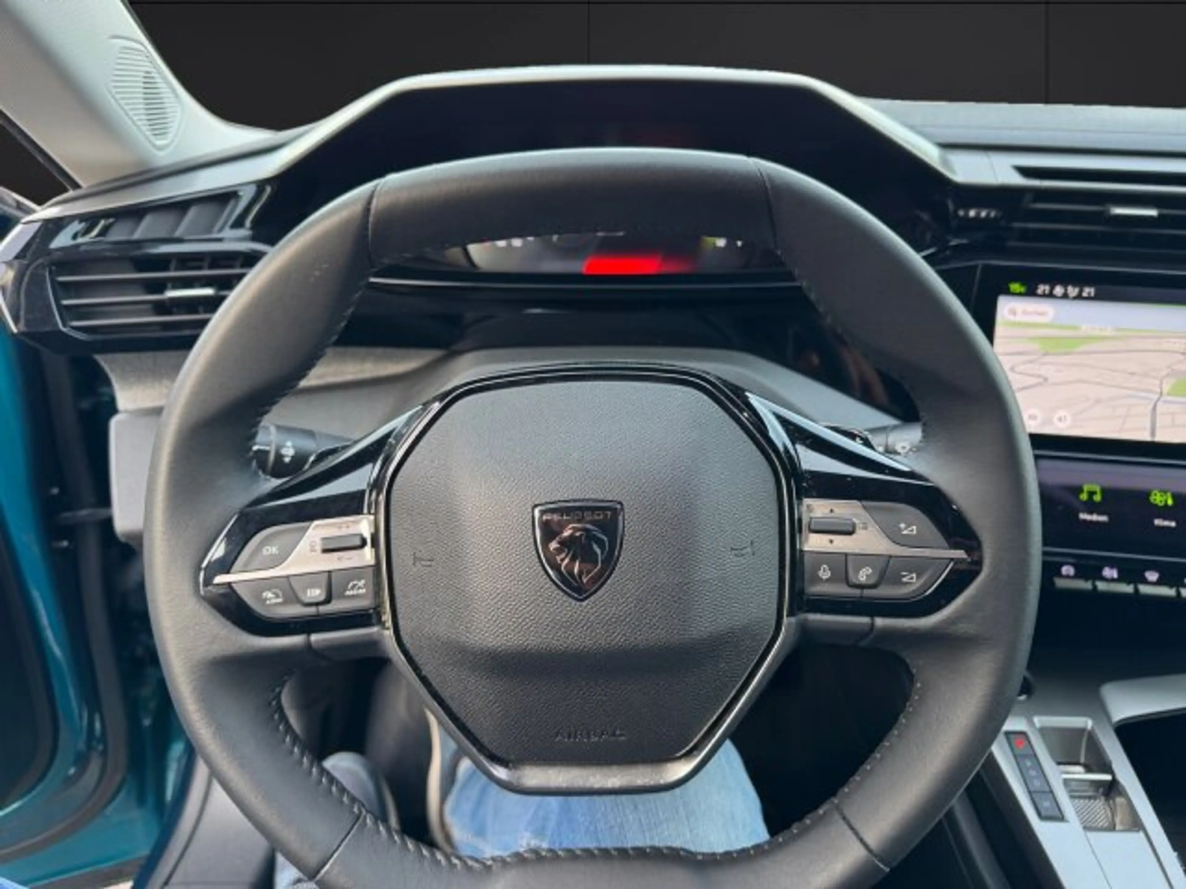 Peugeot 408 Allure 136 +Kamera+Navi+ACC+SHZ+(SIDE) — photo 11