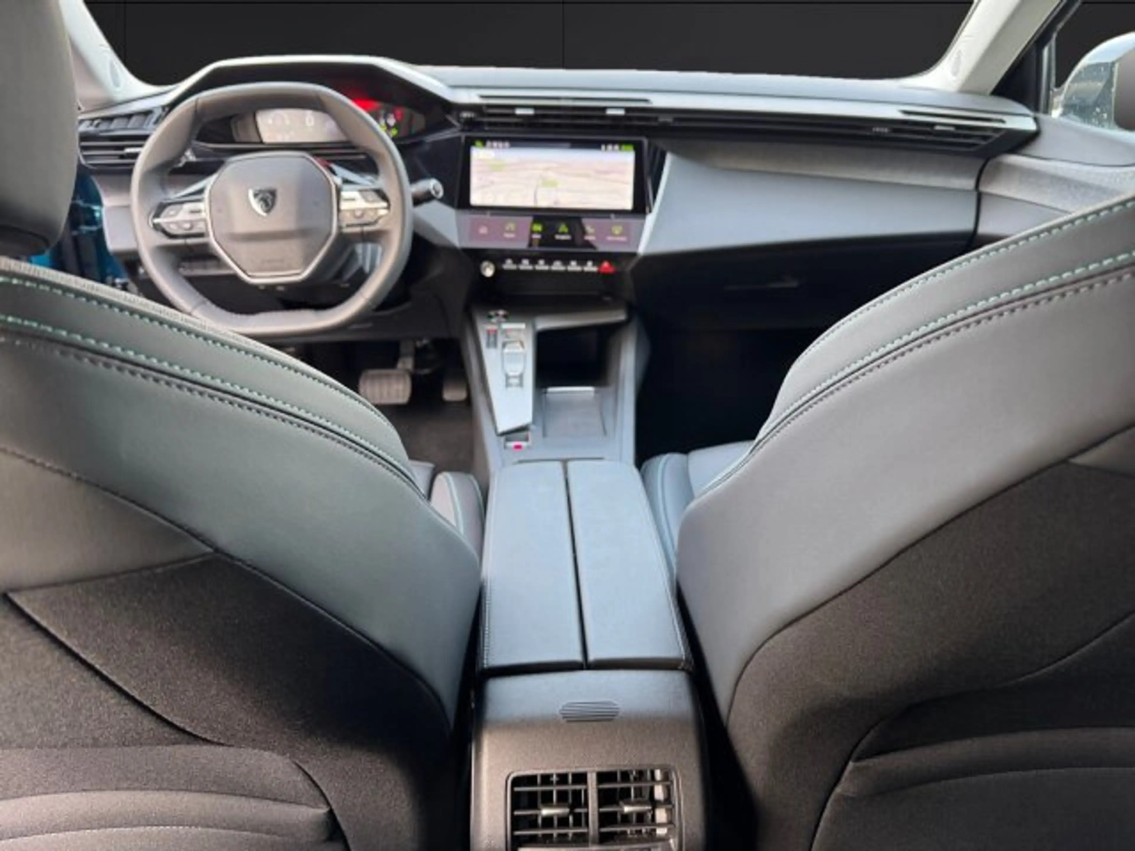 Peugeot 408 Allure 136 +Kamera+Navi+ACC+SHZ+(SIDE) — photo 12