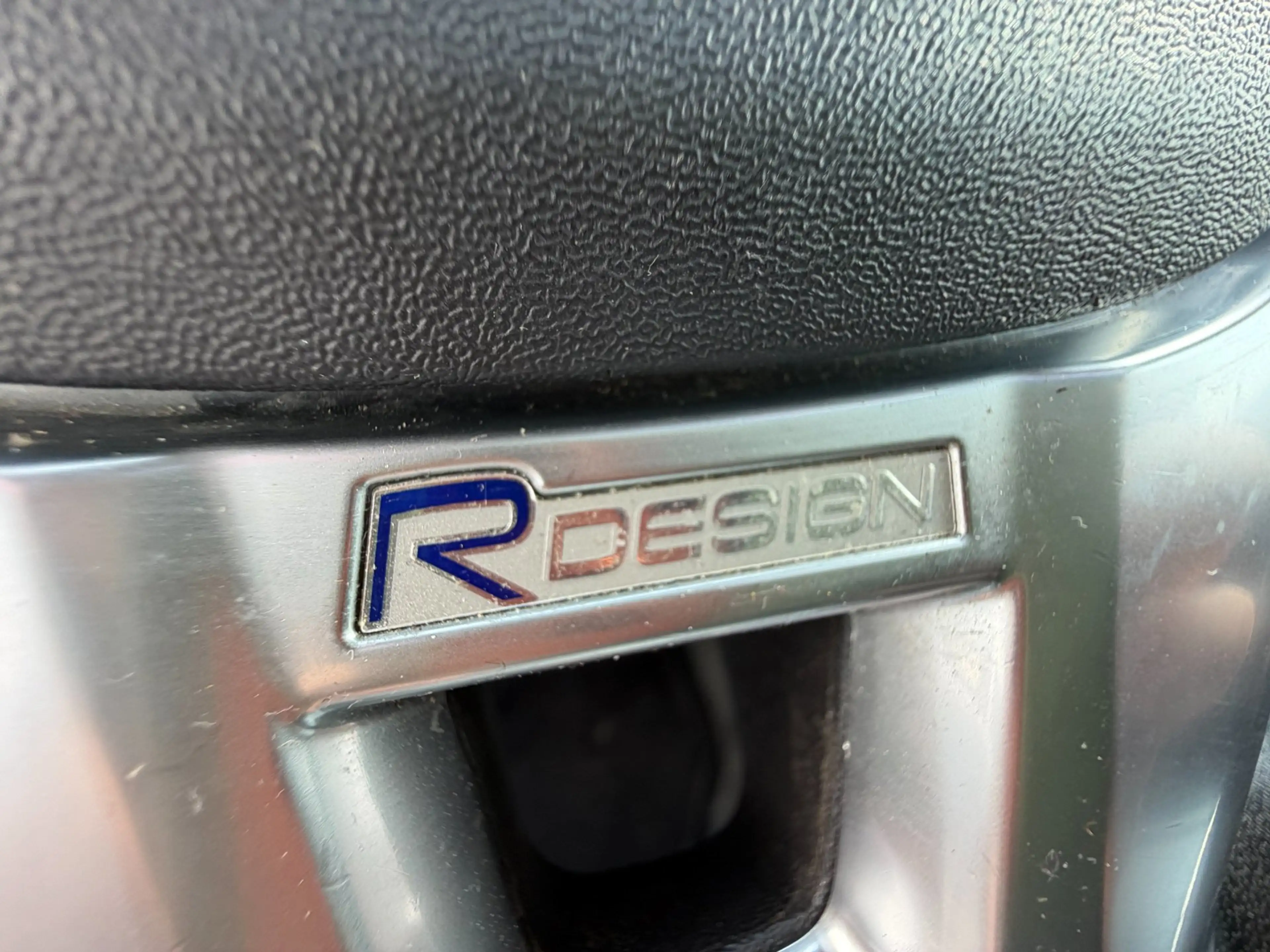 Volvo XC60 2.0 D3 R-Design / Pano / Youngtimer / Leder / Top — photo 30