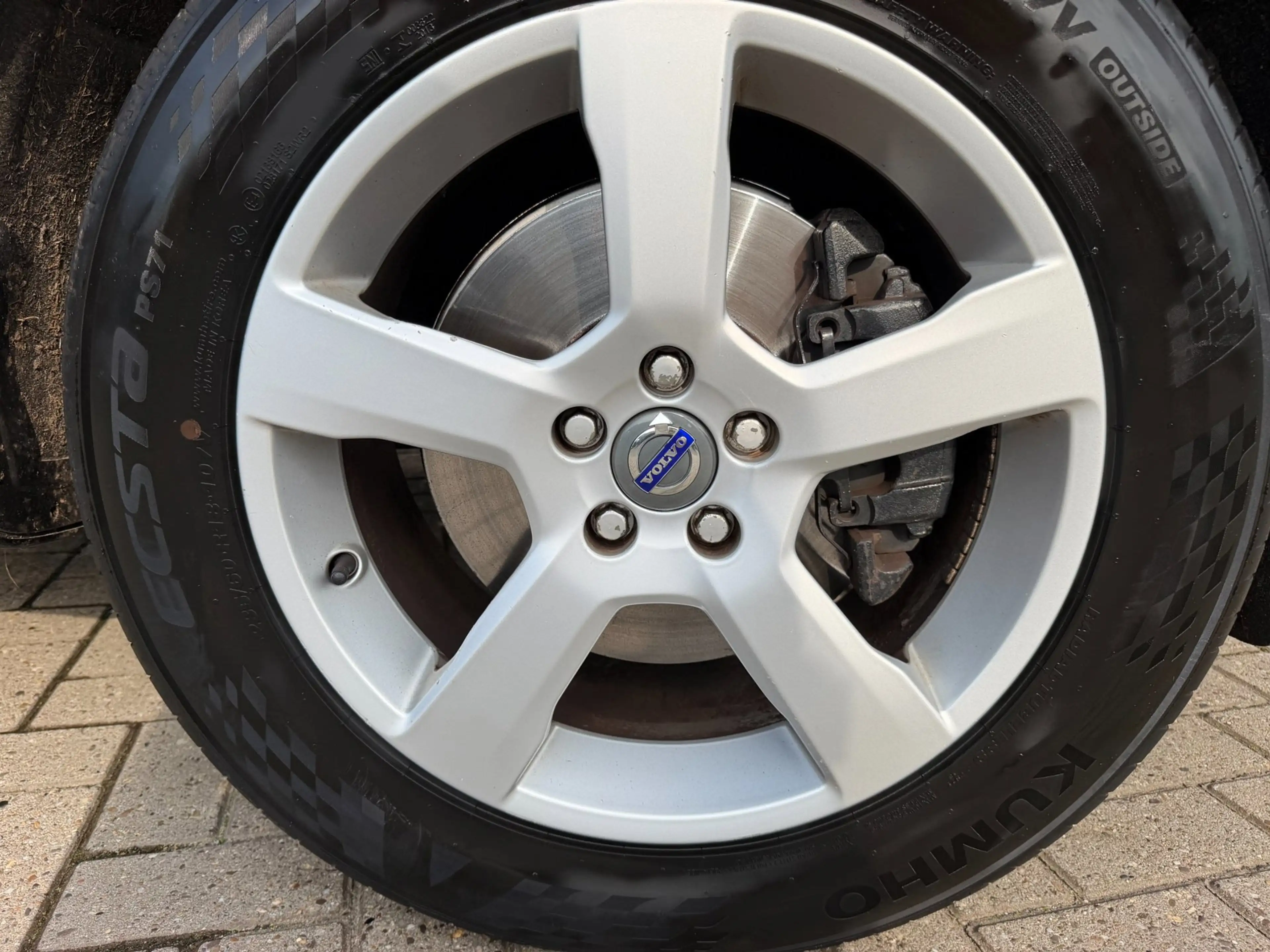 Volvo XC60 2.0 D3 R-Design / Pano / Youngtimer / Leder / Top — photo 18