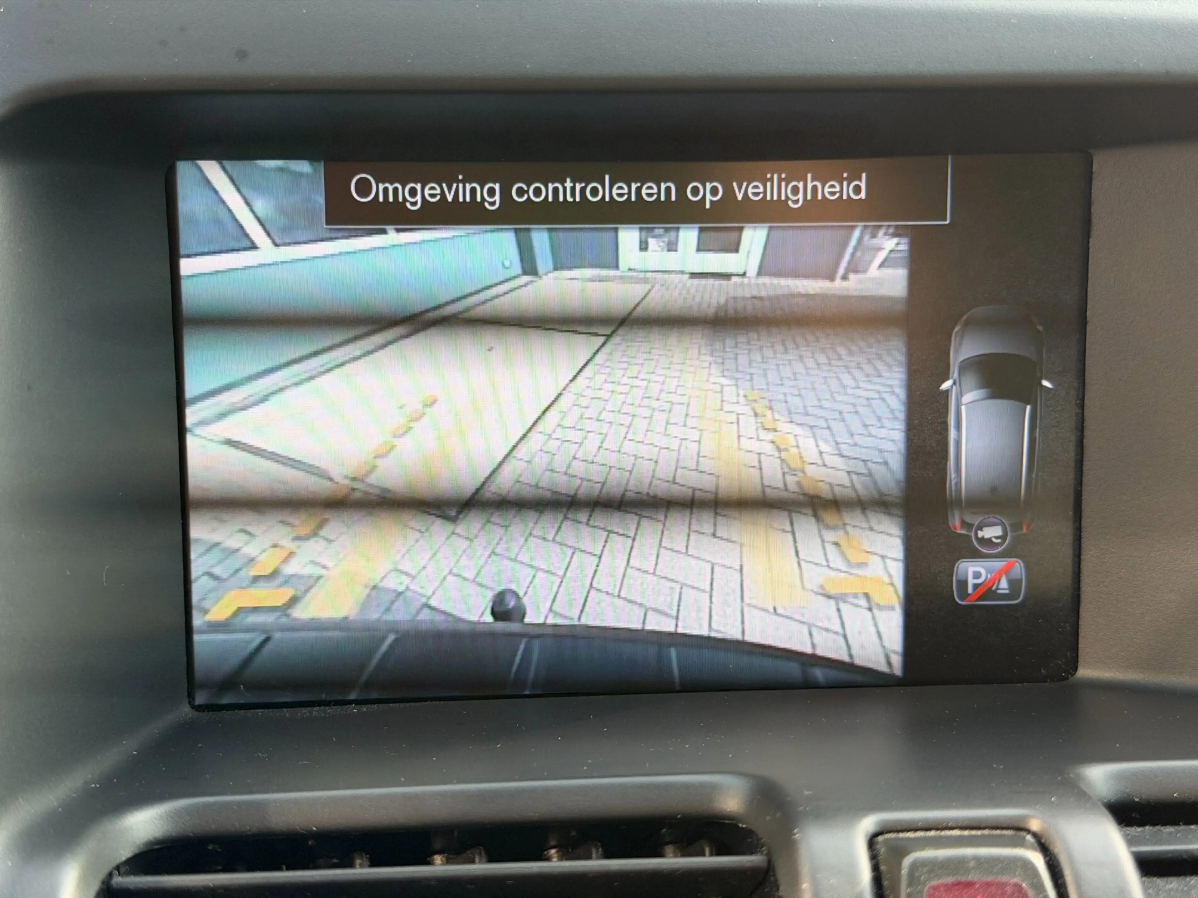 Volvo XC60 2.0 D3 R-Design / Pano / Youngtimer / Leder / Top — photo 35