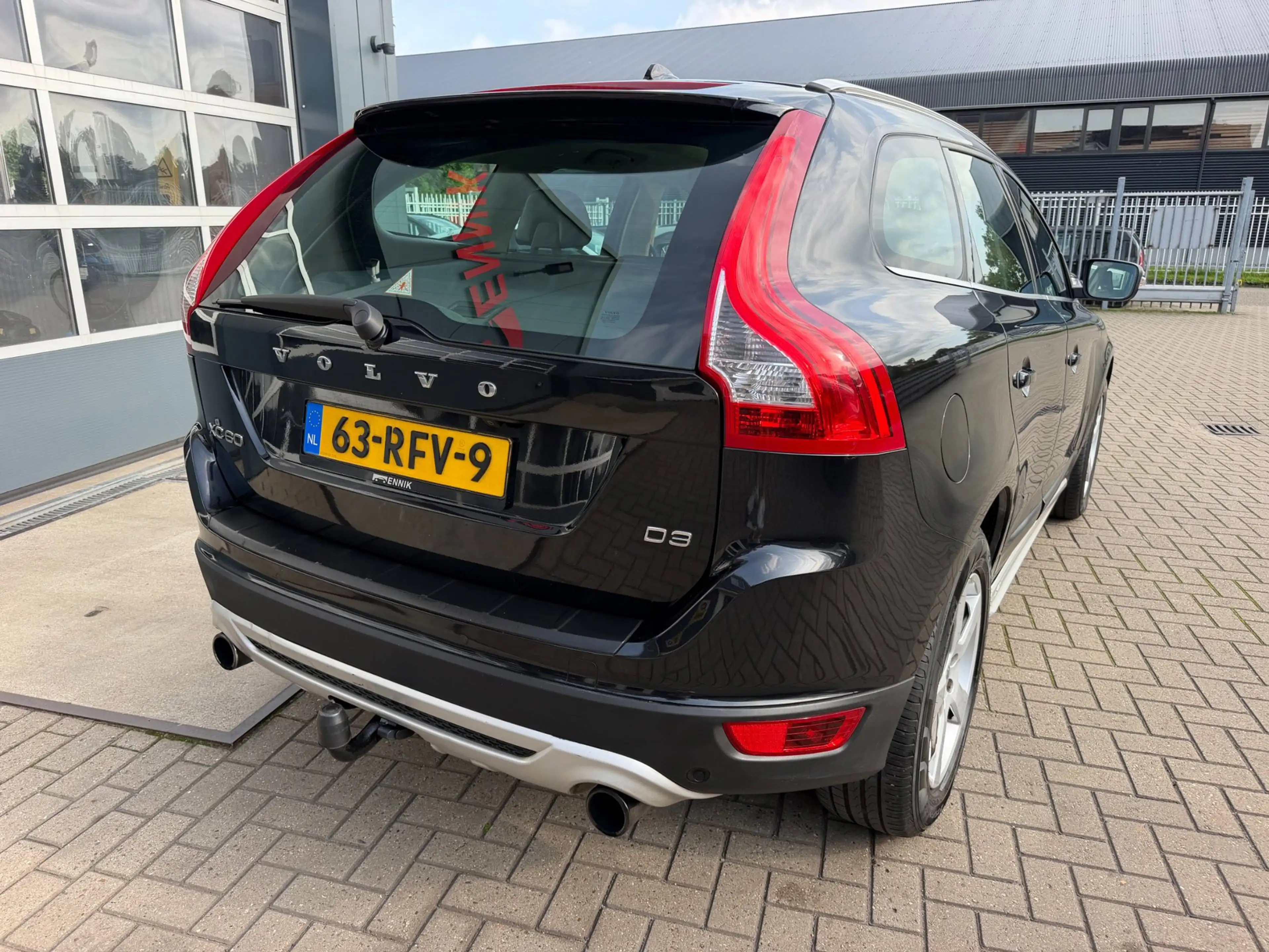 Volvo XC60 2.0 D3 R-Design / Pano / Youngtimer / Leder / Top — photo 9