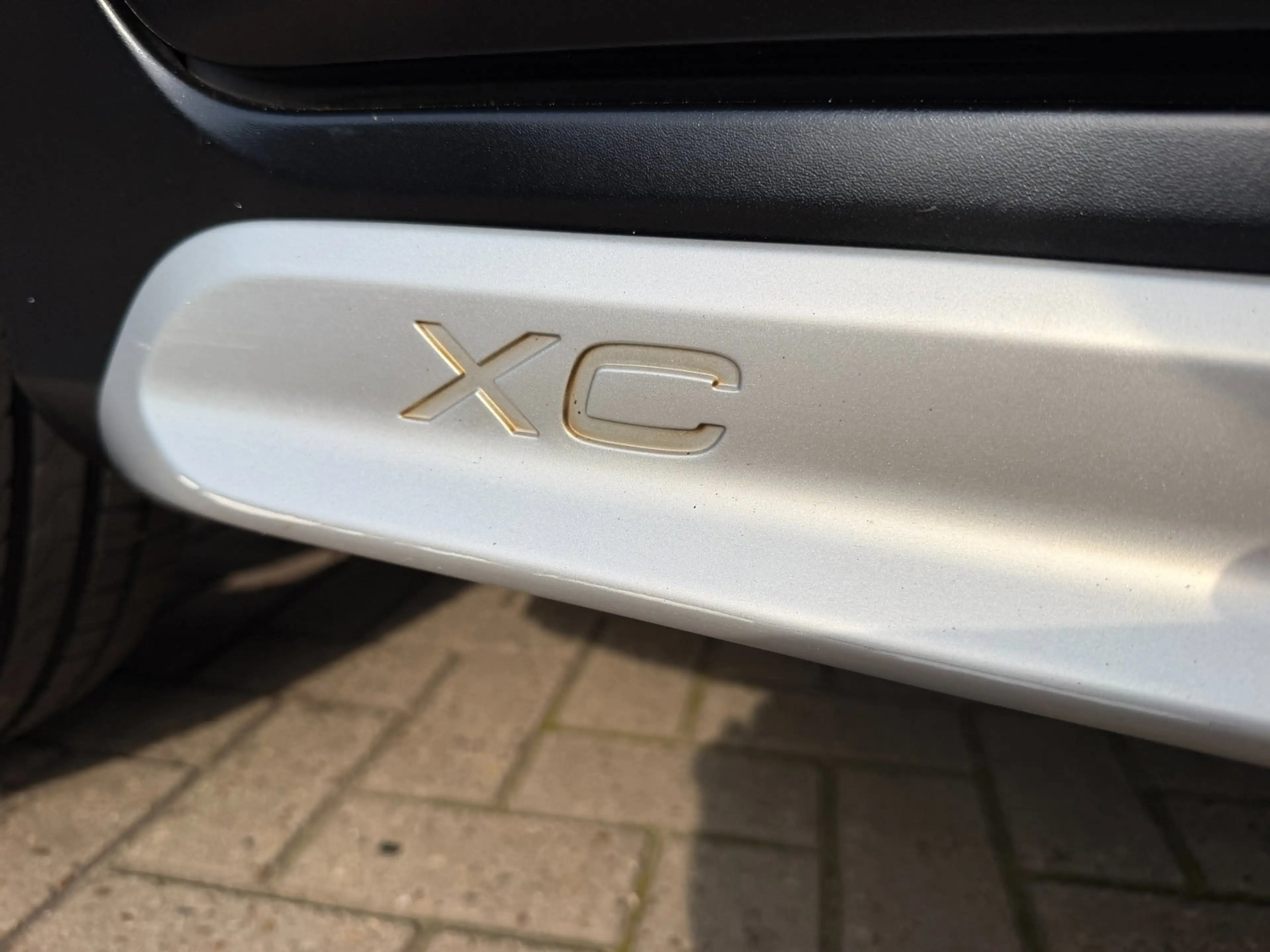 Volvo XC60 2.0 D3 R-Design / Pano / Youngtimer / Leder / Top — photo 21