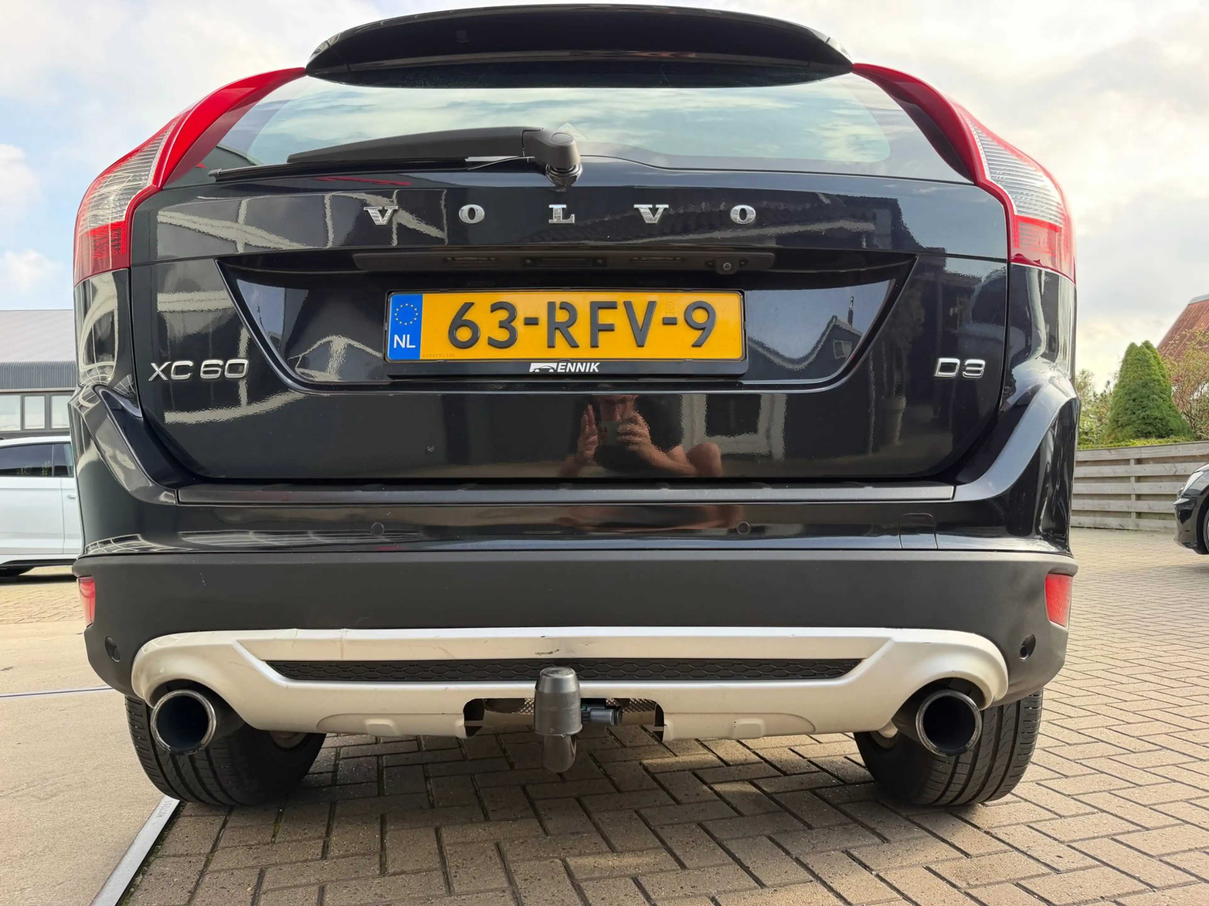 Volvo XC60 2.0 D3 R-Design / Pano / Youngtimer / Leder / Top — photo 24
