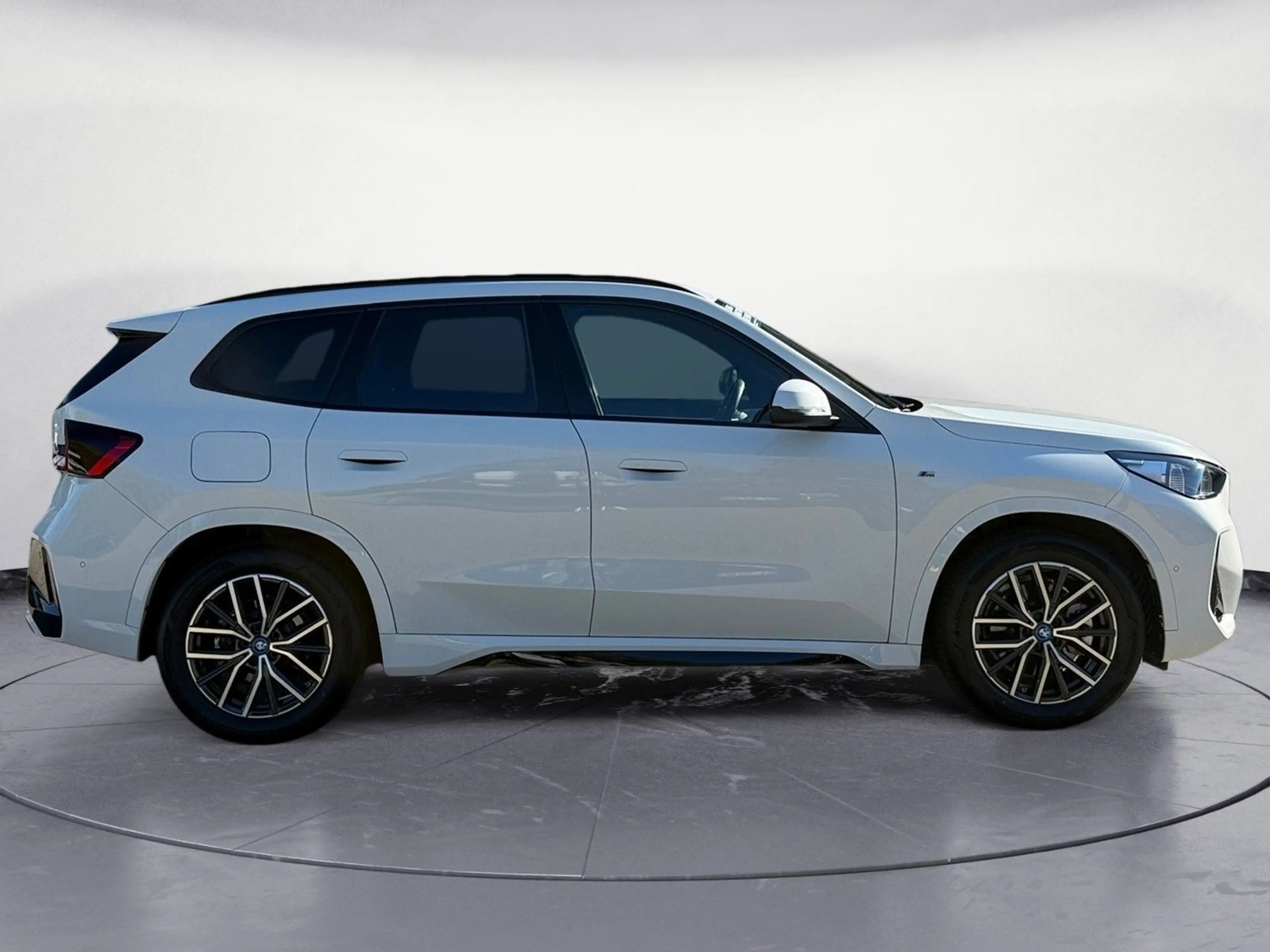 BMW iX1 xDrive30 M Sport Head-Up AHK Harman K. Sport — photo 7