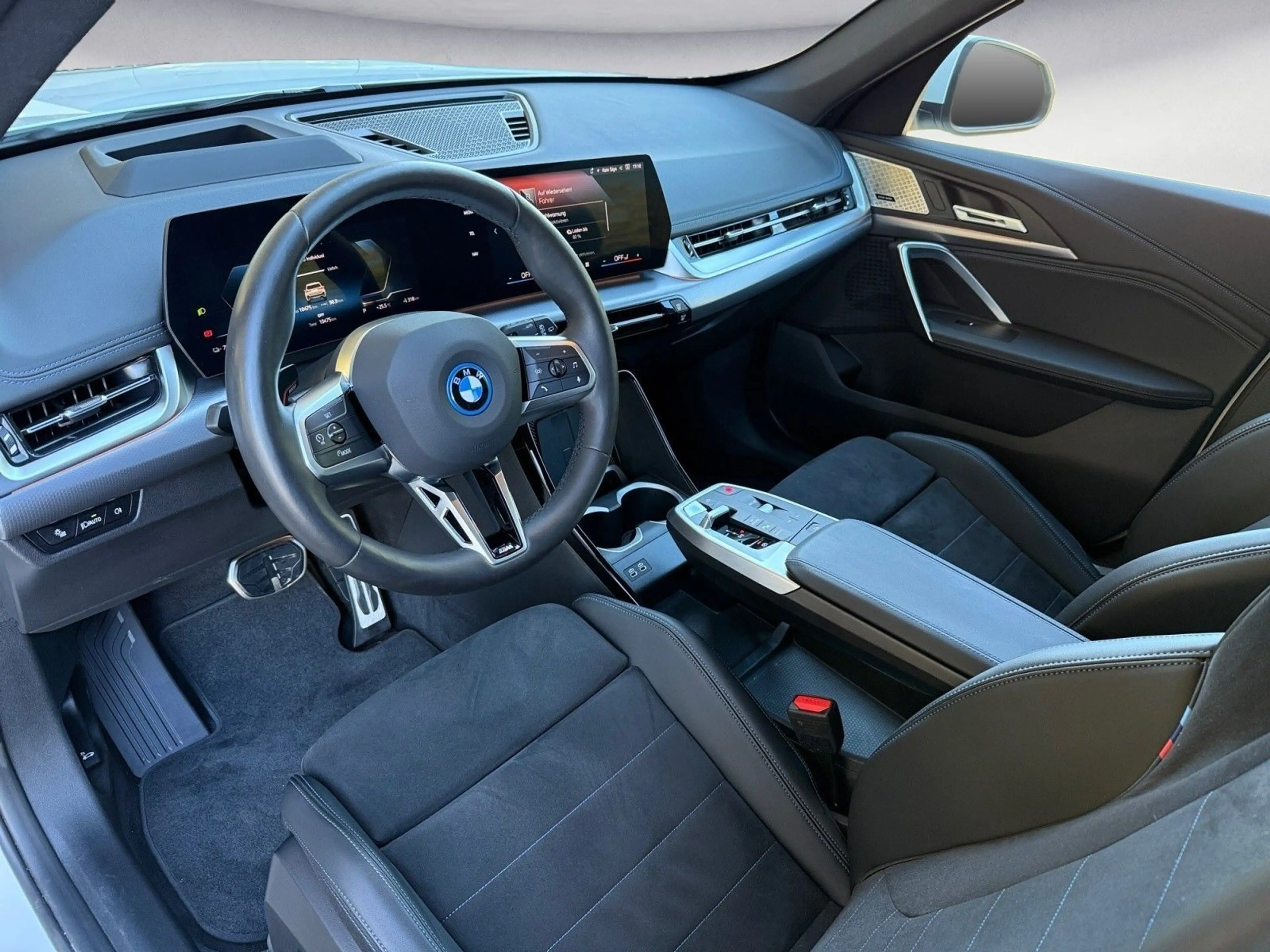 BMW iX1 xDrive30 M Sport Head-Up AHK Harman K. Sport — photo 11