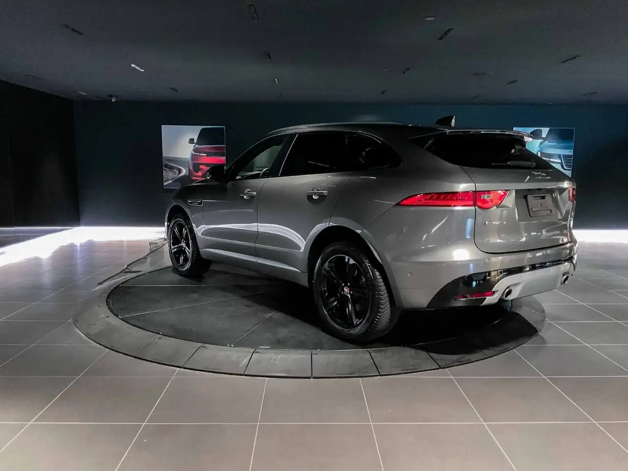Jaguar F-Pace photo Jaguar F-Pace