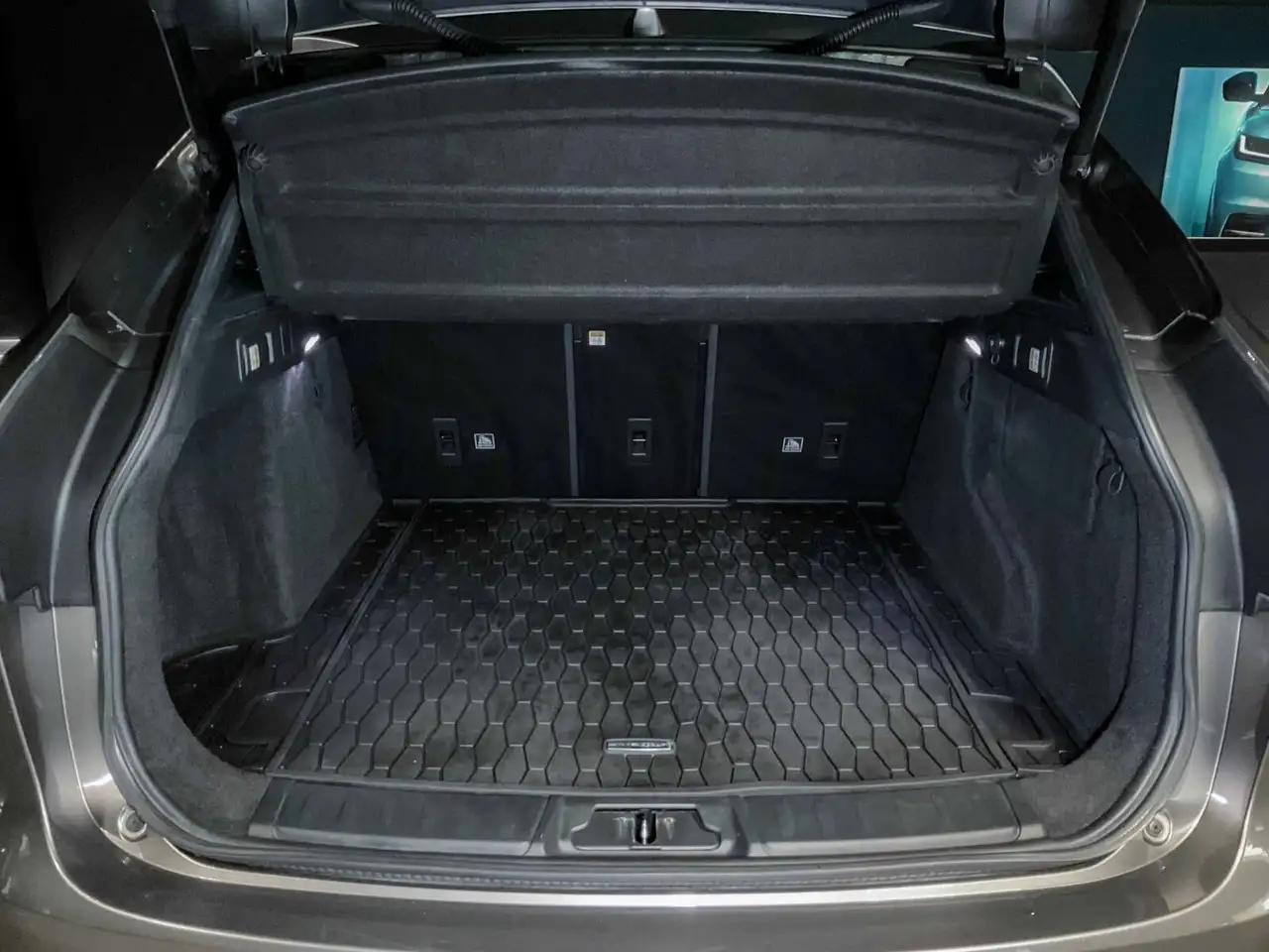 Jaguar F-Pace photo Jaguar F-Pace