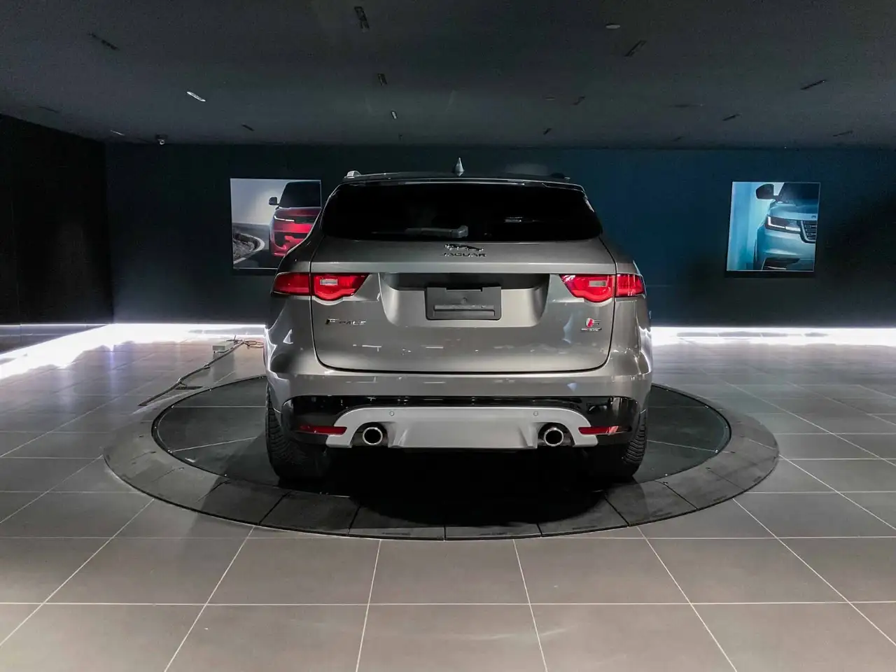 Jaguar F-Pace photo Jaguar F-Pace