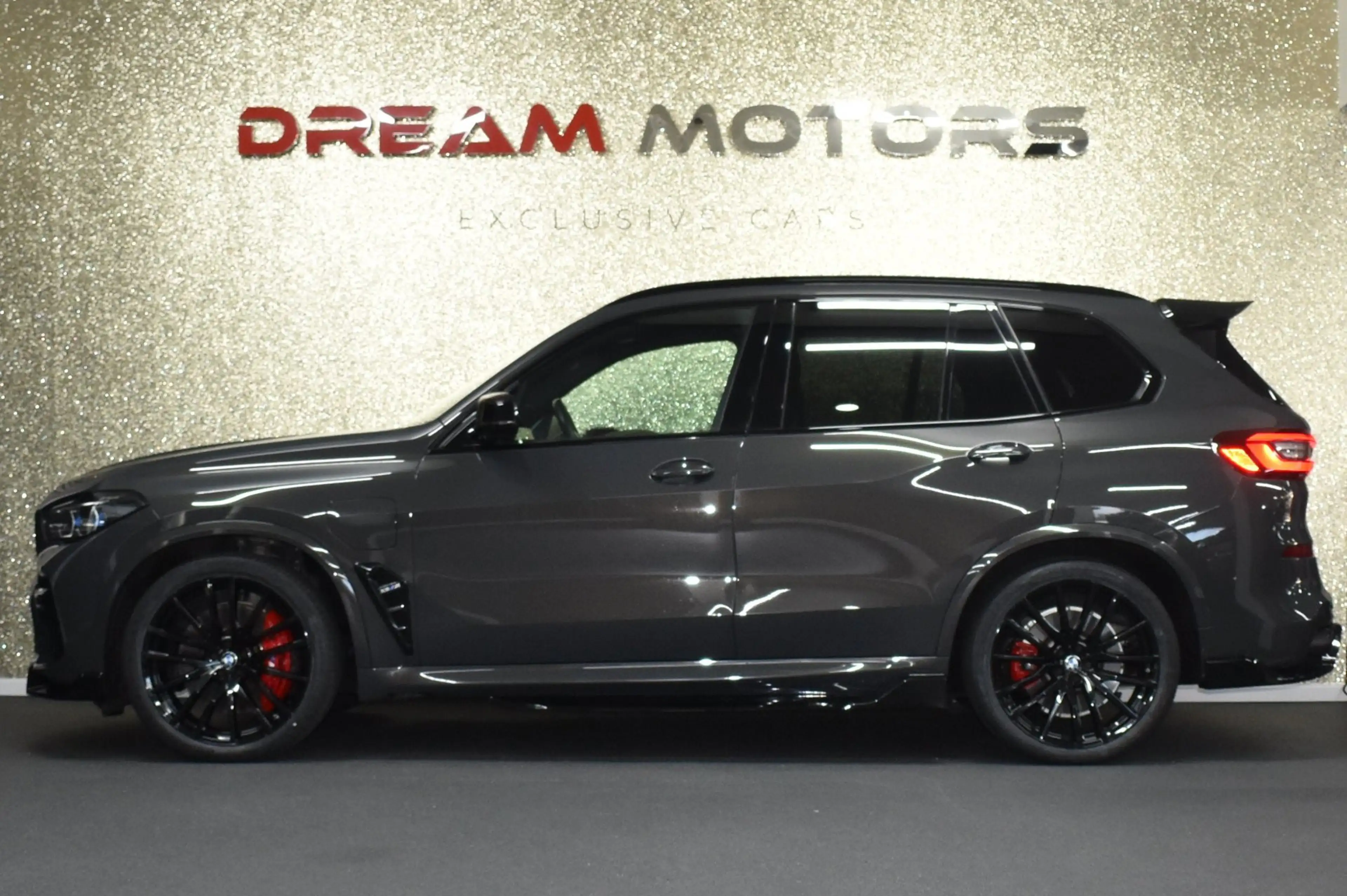 BMW X5 45e M-Sport xDrive 394pk | AKRAPOVIC | MASSAGE | A — photo 7