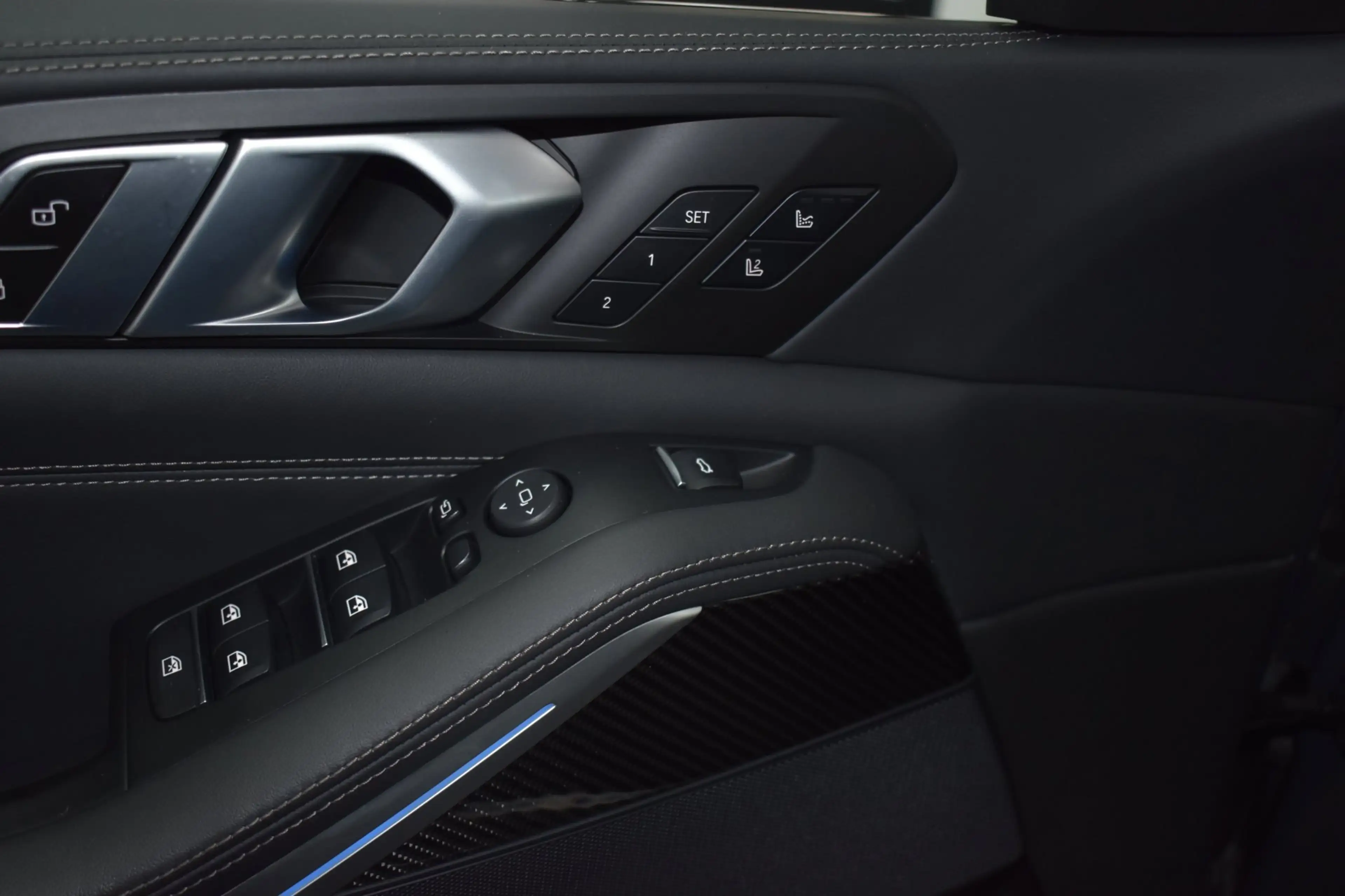 BMW X5 45e M-Sport xDrive 394pk | AKRAPOVIC | MASSAGE | A — photo 24