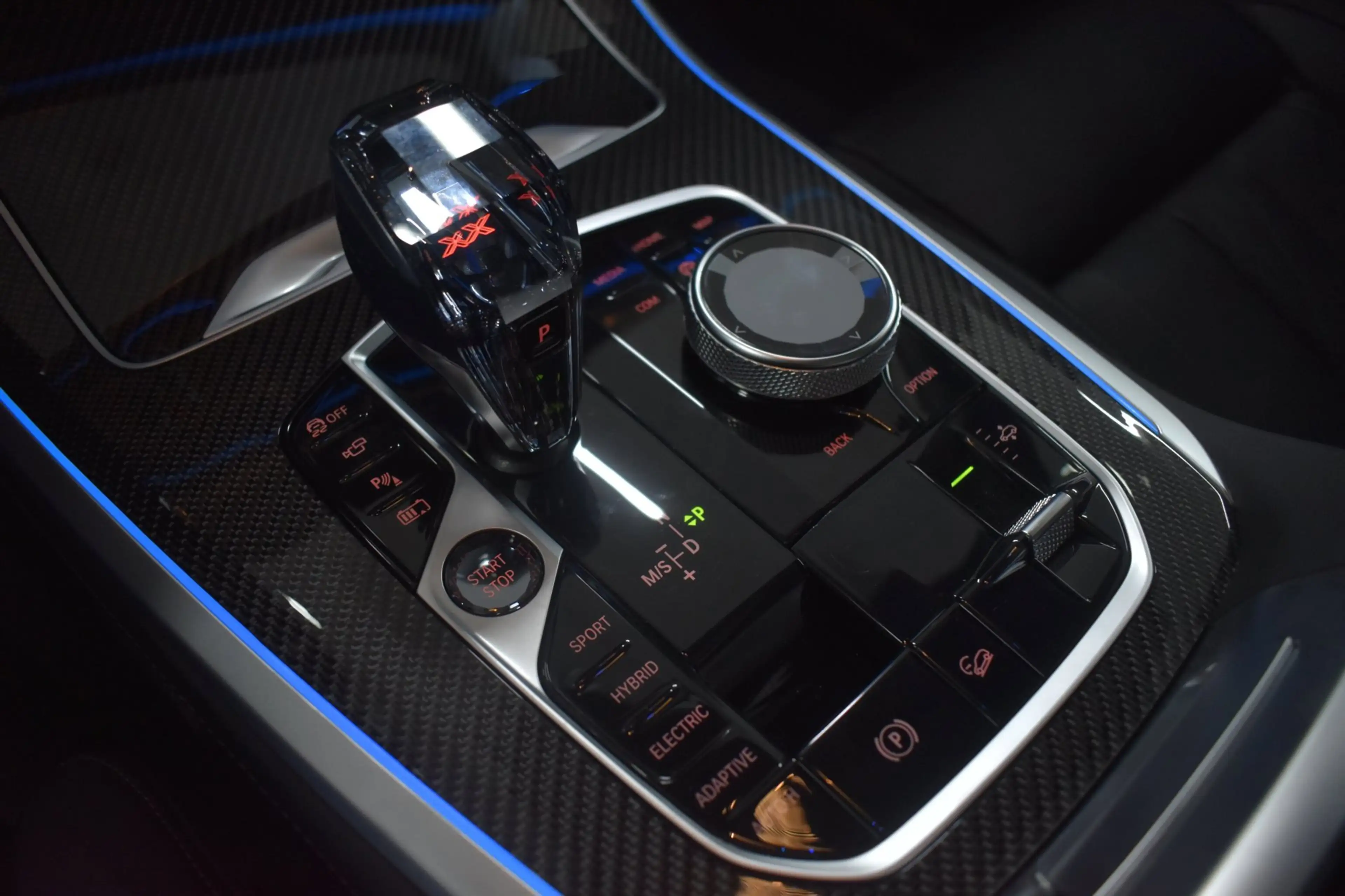BMW X5 45e M-Sport xDrive 394pk | AKRAPOVIC | MASSAGE | A — photo 21