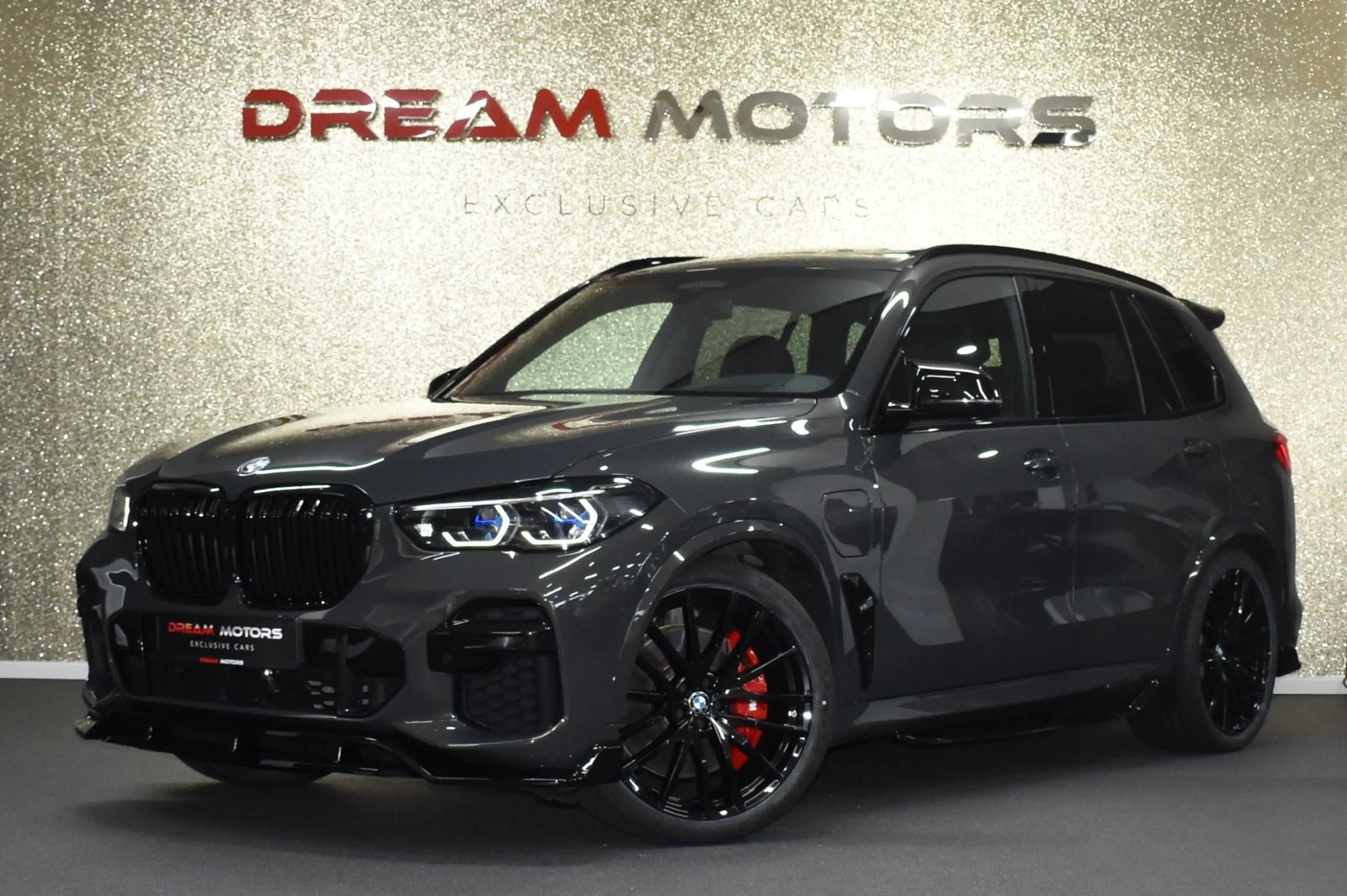 BMW X5 45e M-Sport xDrive 394pk | AKRAPOVIC | MASSAGE | A